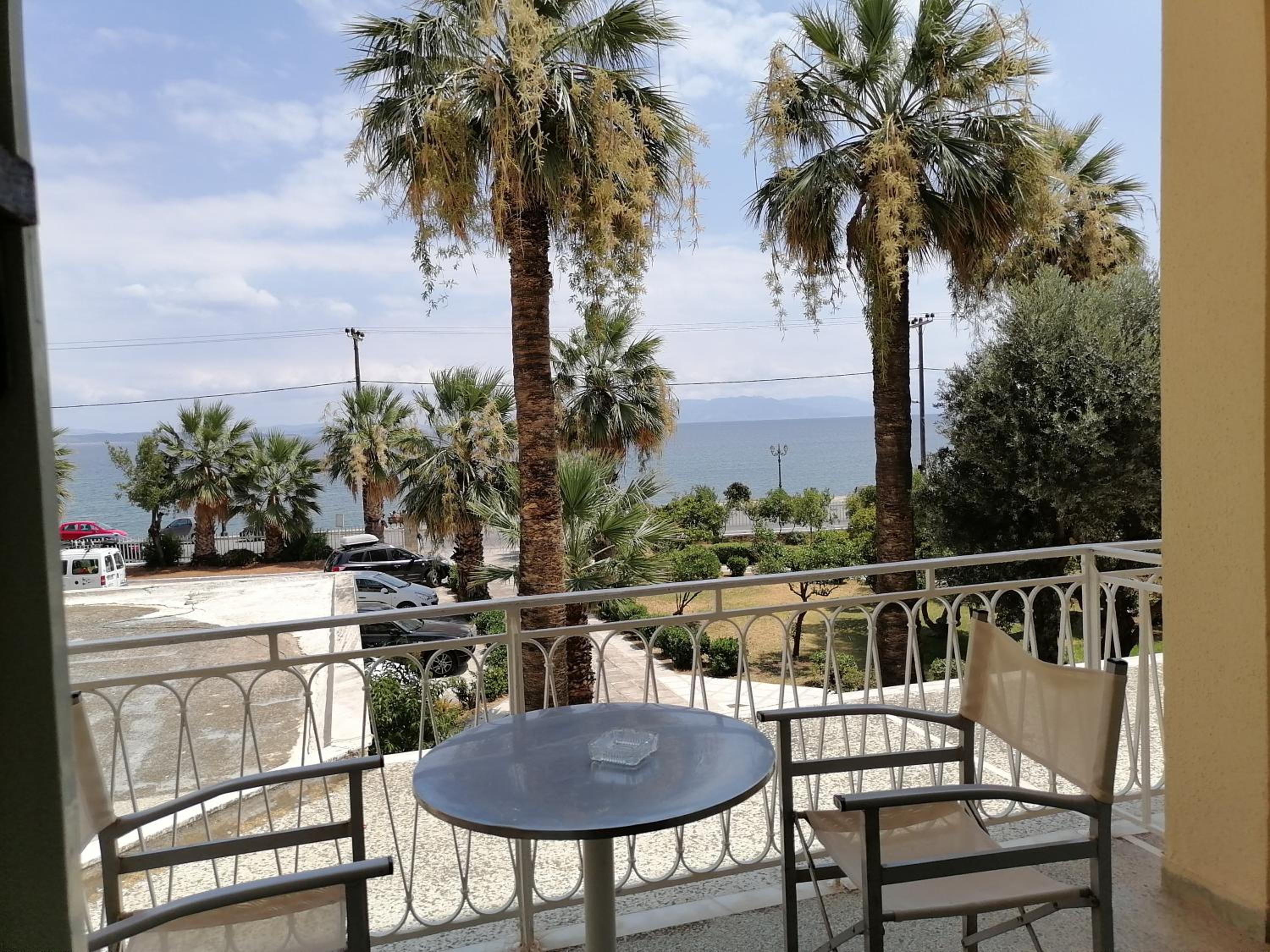 Twin Room with Sea View - Photo 3