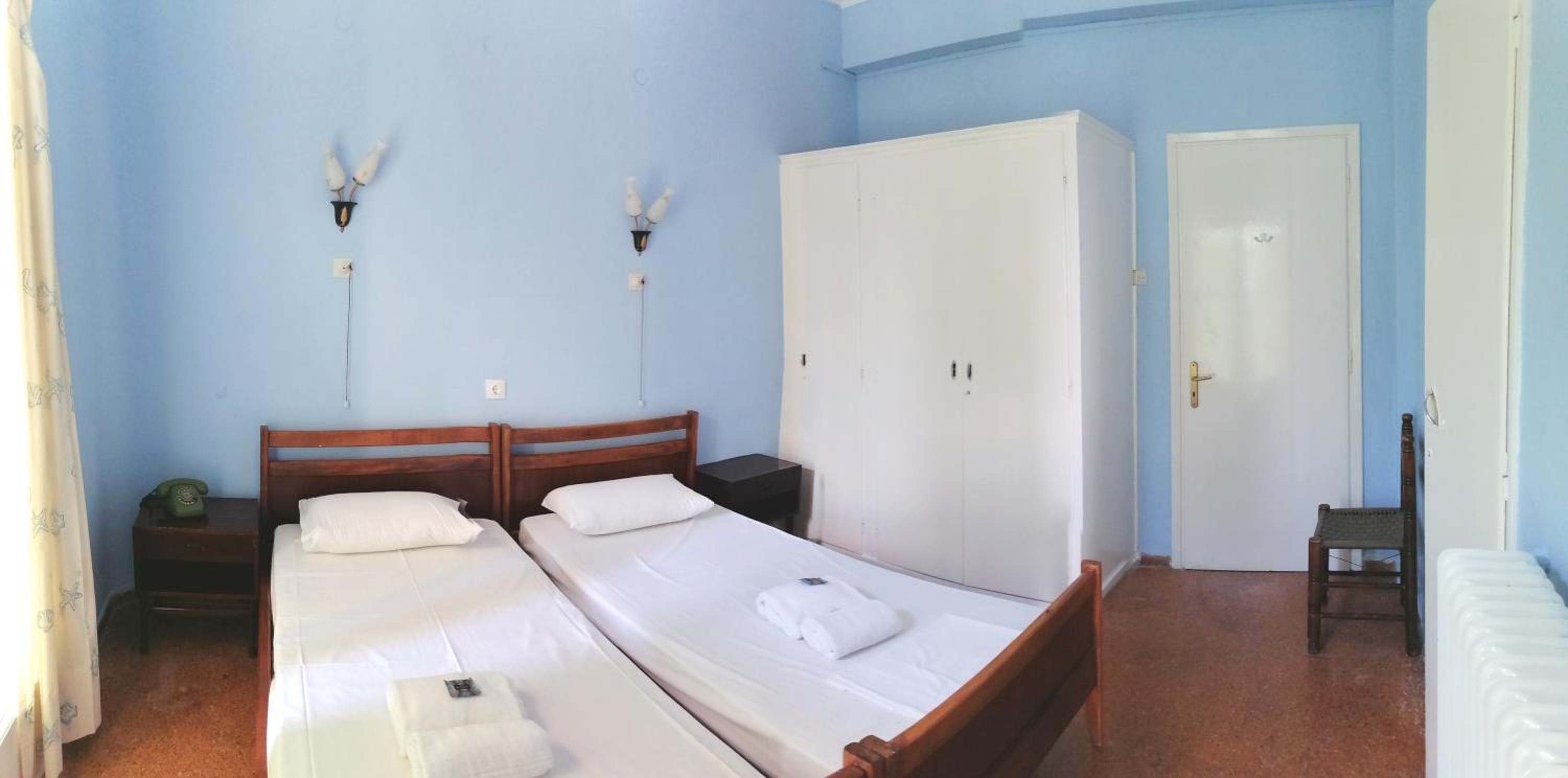 Family Room - Photo 4