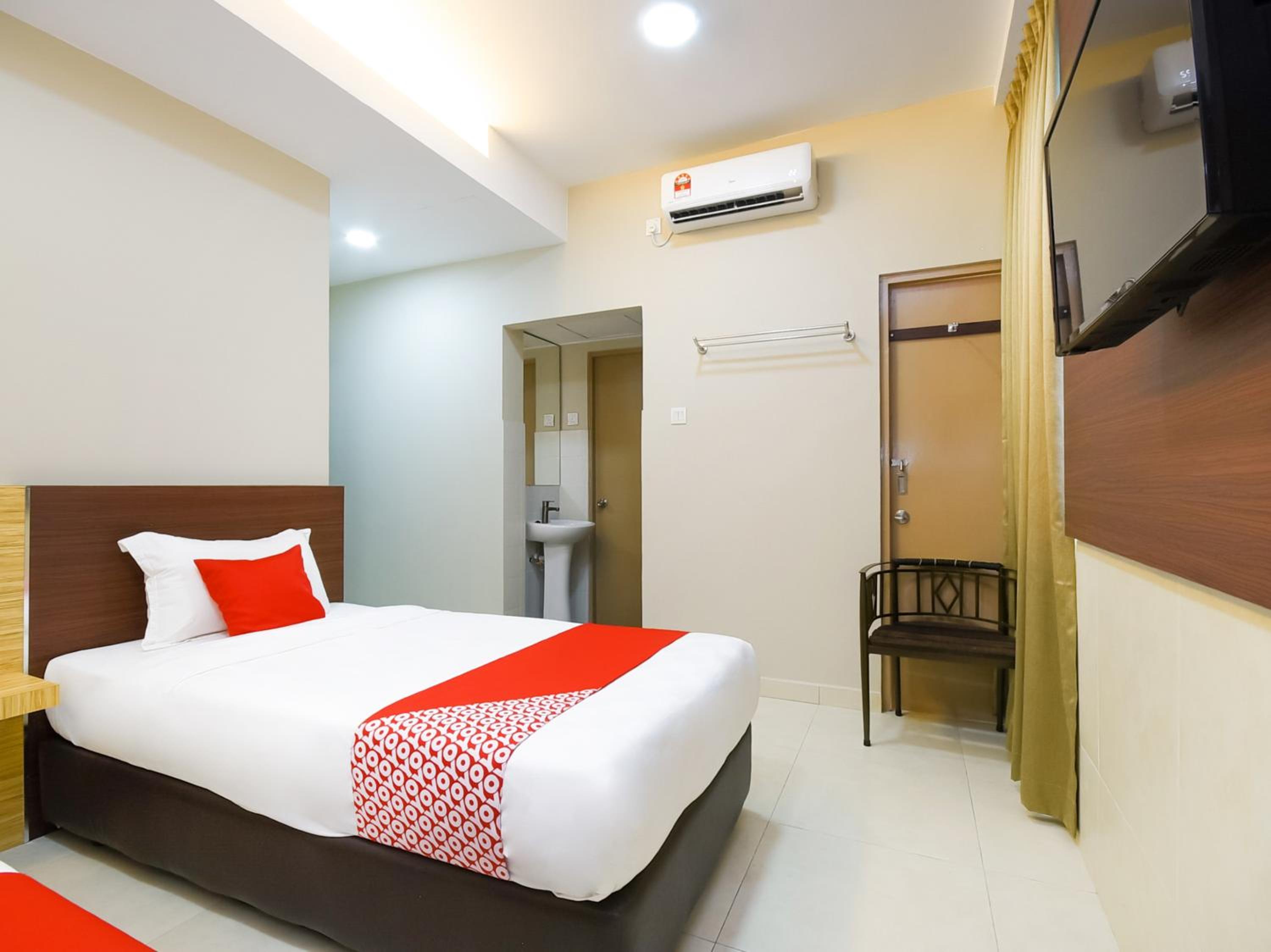 Deluxe Twin Room photo 2