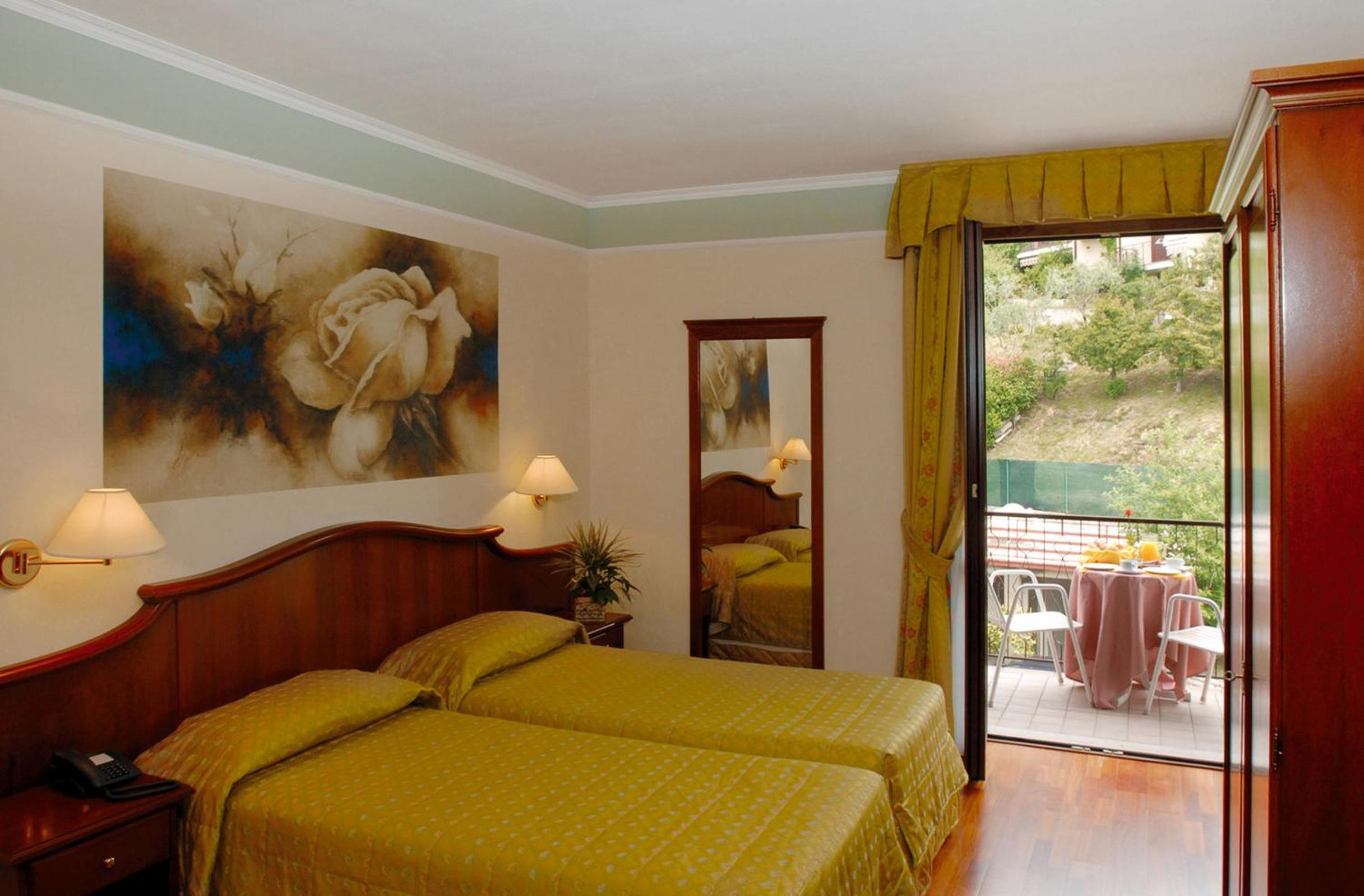 Double or Twin Room - Photo 17