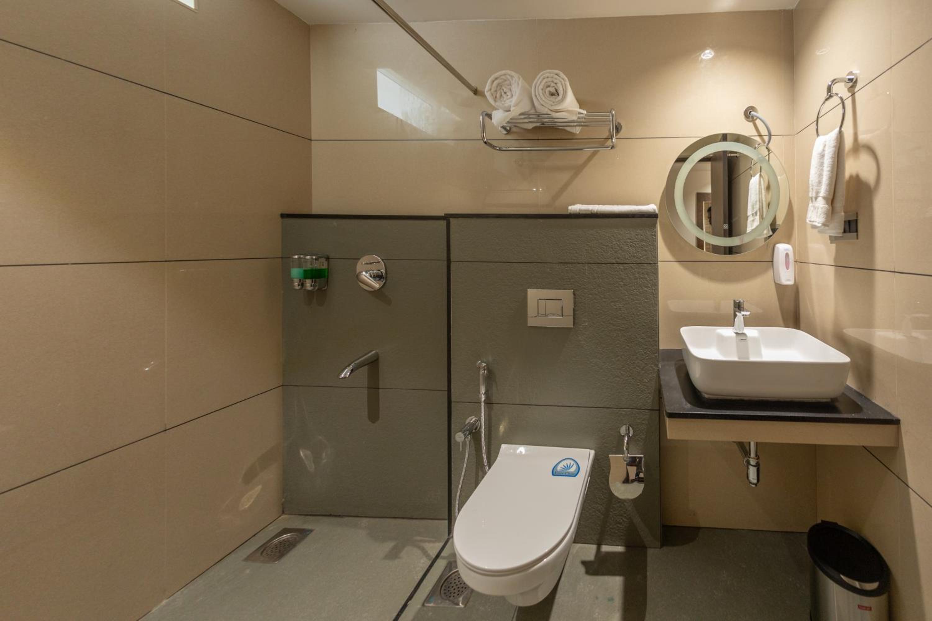 Suite - Photo 5