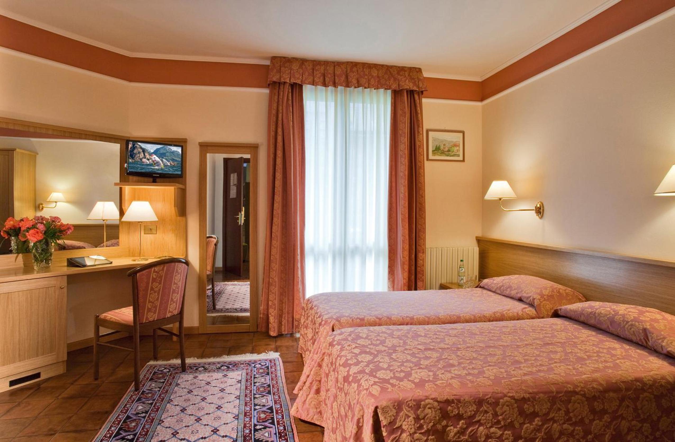 Double or Twin Room - Photo 16