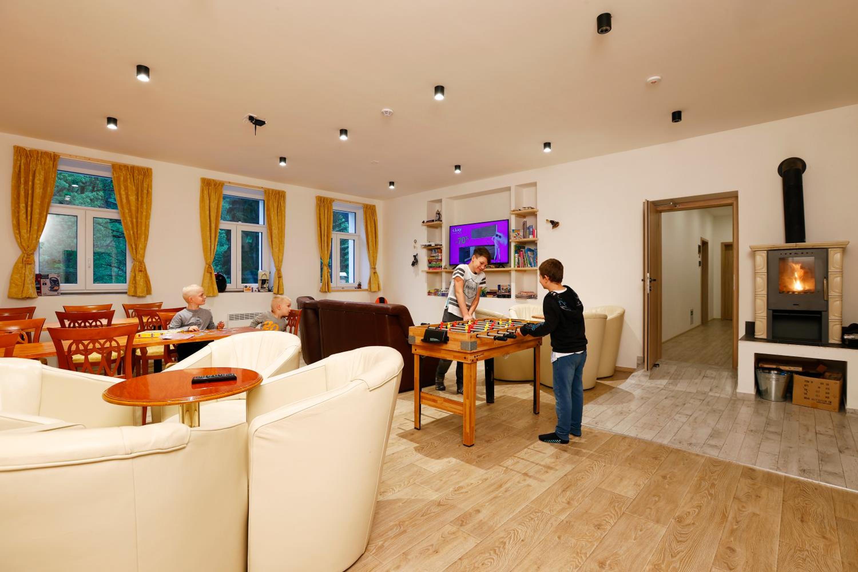 Apartment with Forest View and Terrace - Photo 7