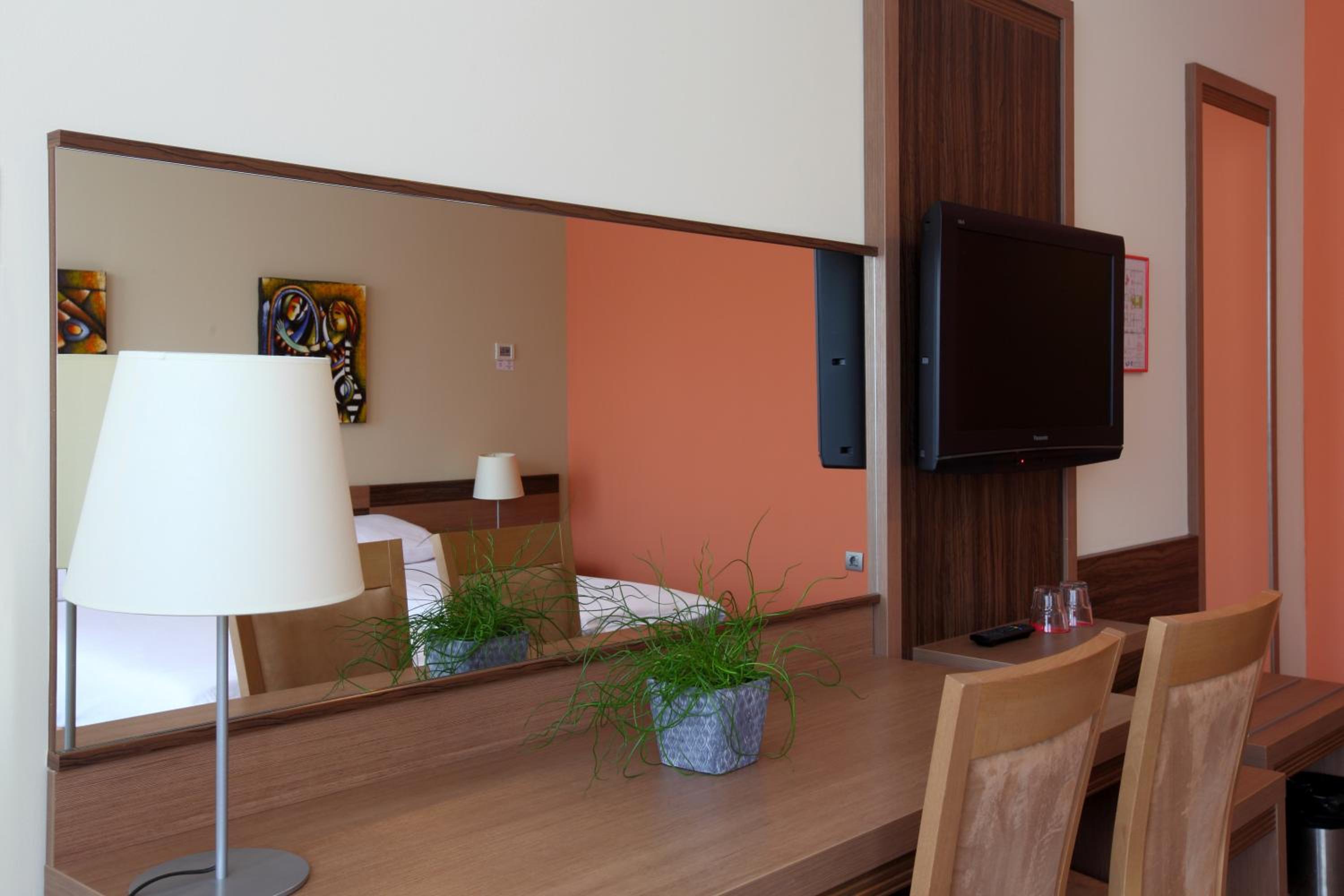 Triple Room - Photo 6