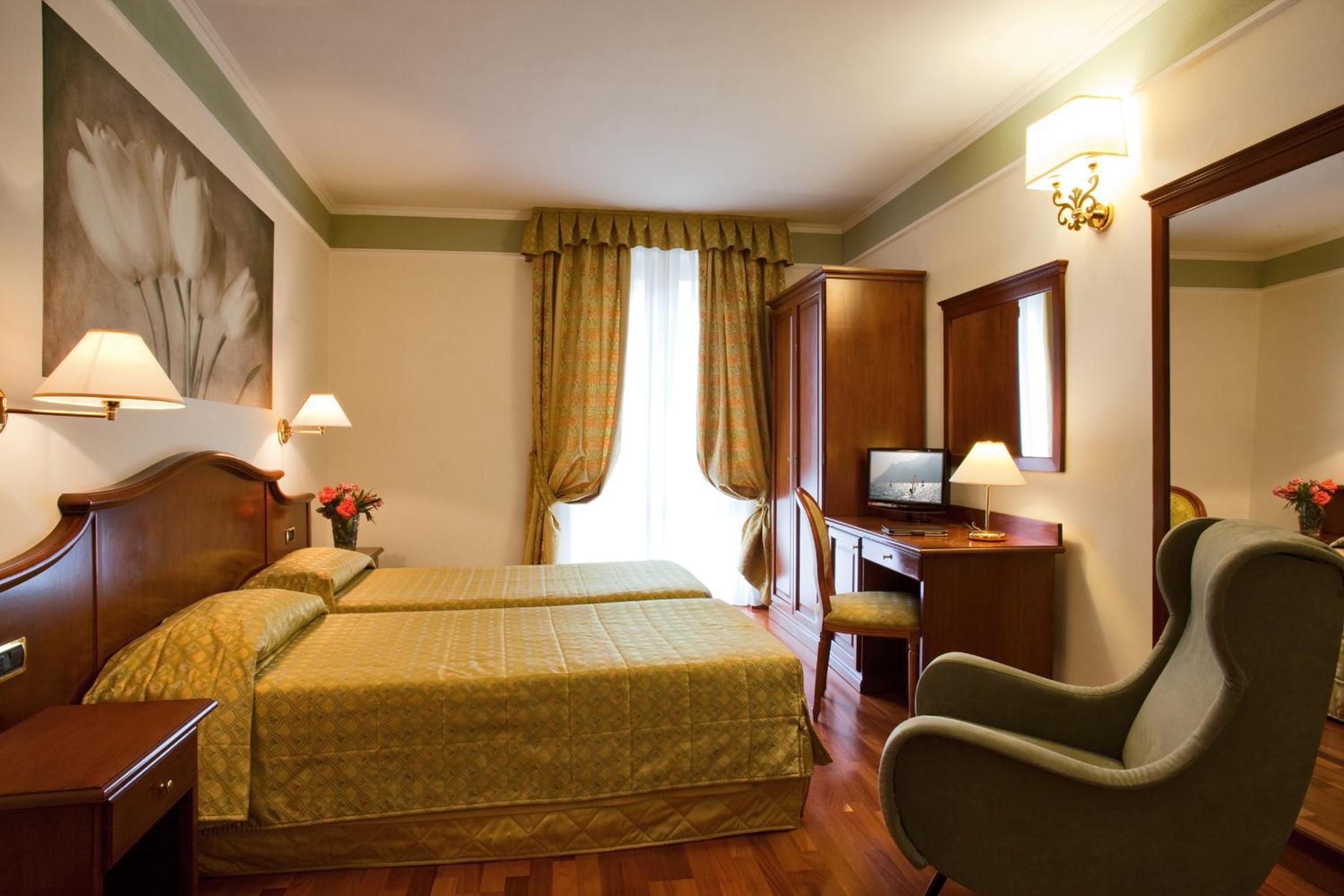 Double or Twin Room - Photo 2