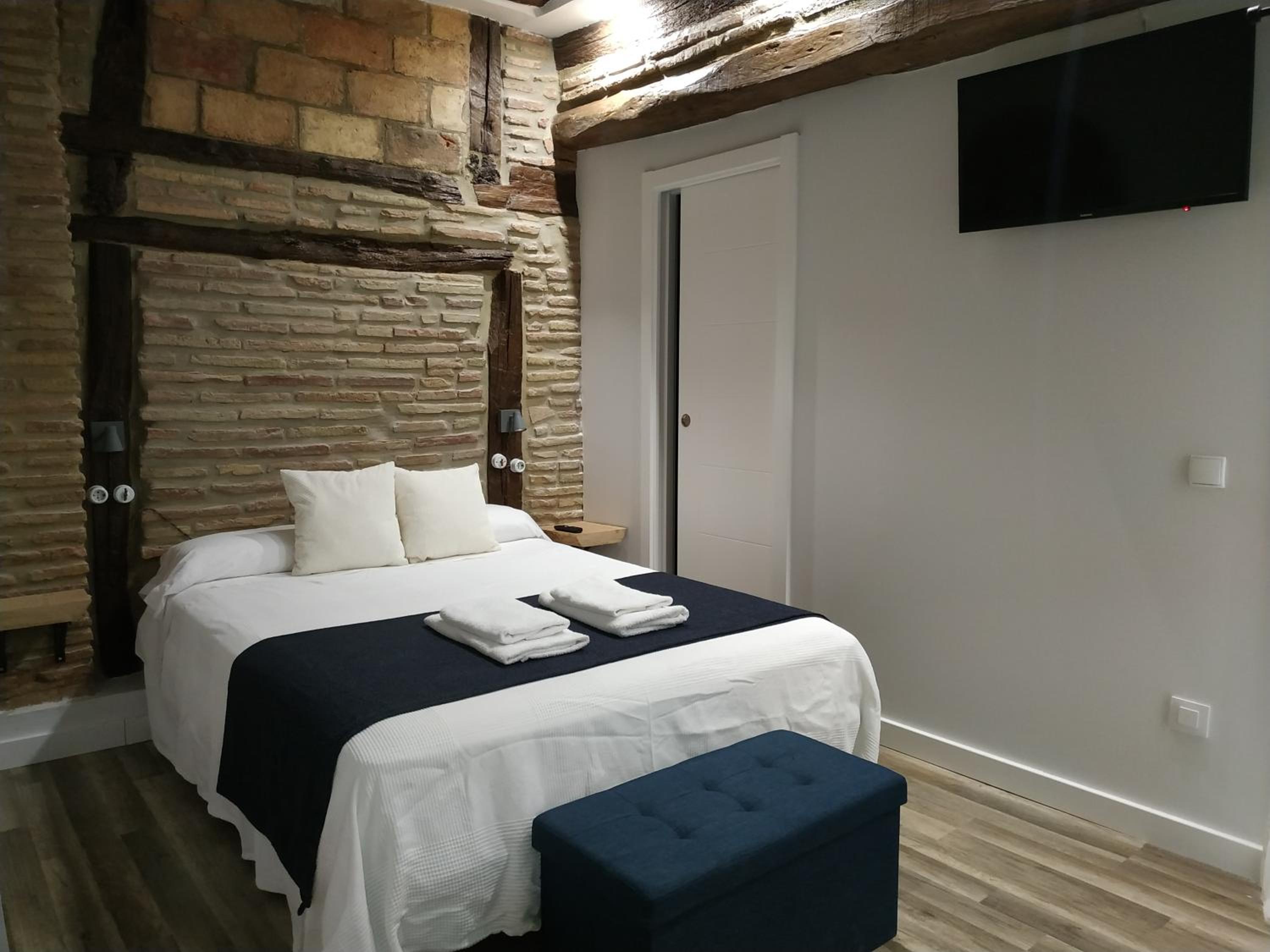 Double Room with Private Bathroom photo 2