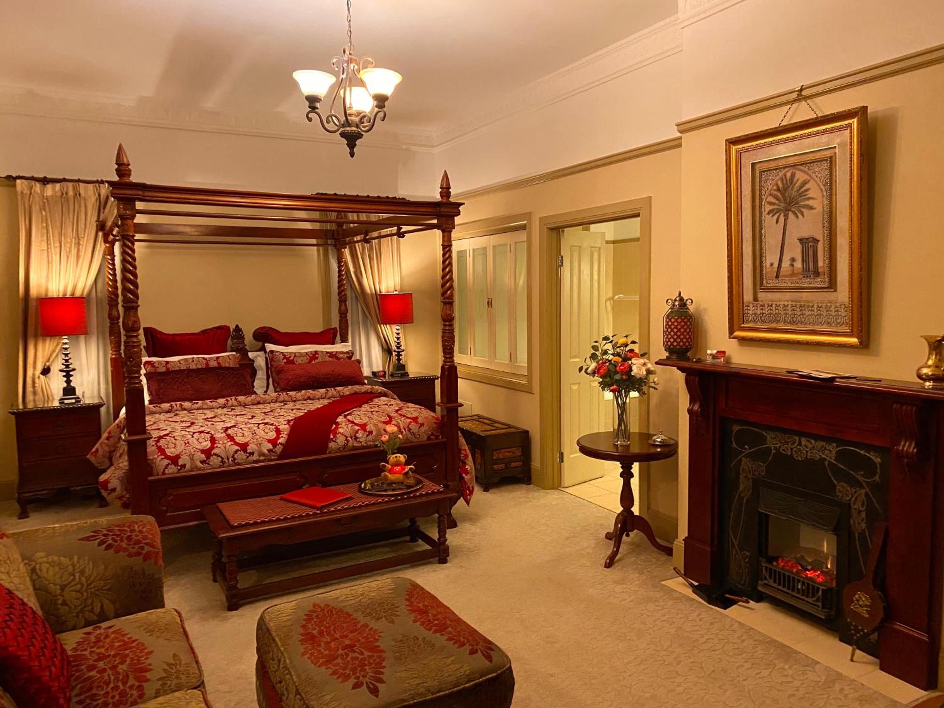 King Suite with Spa Bath photo 1