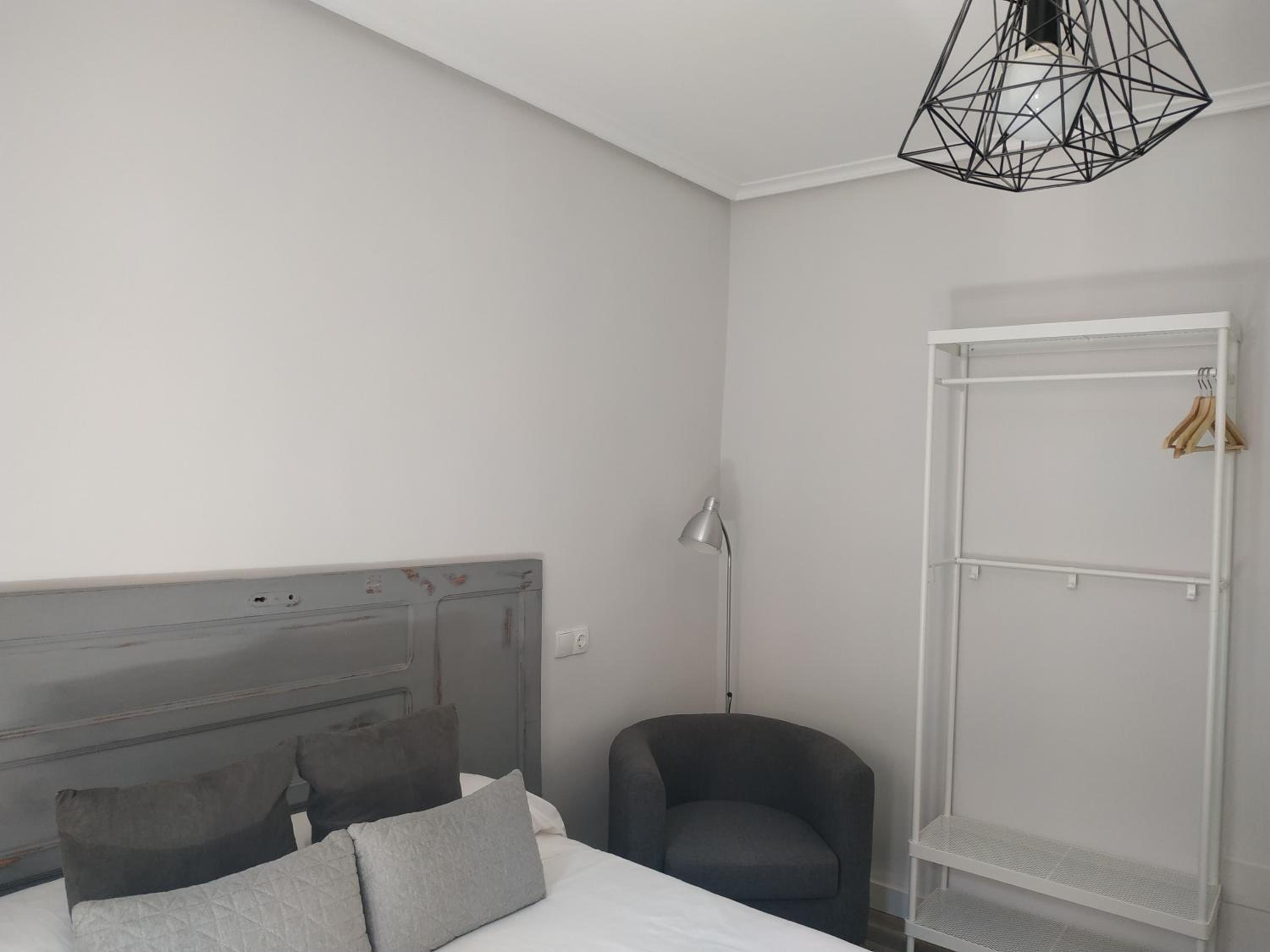 Double Room with Shared Bathroom photo 3