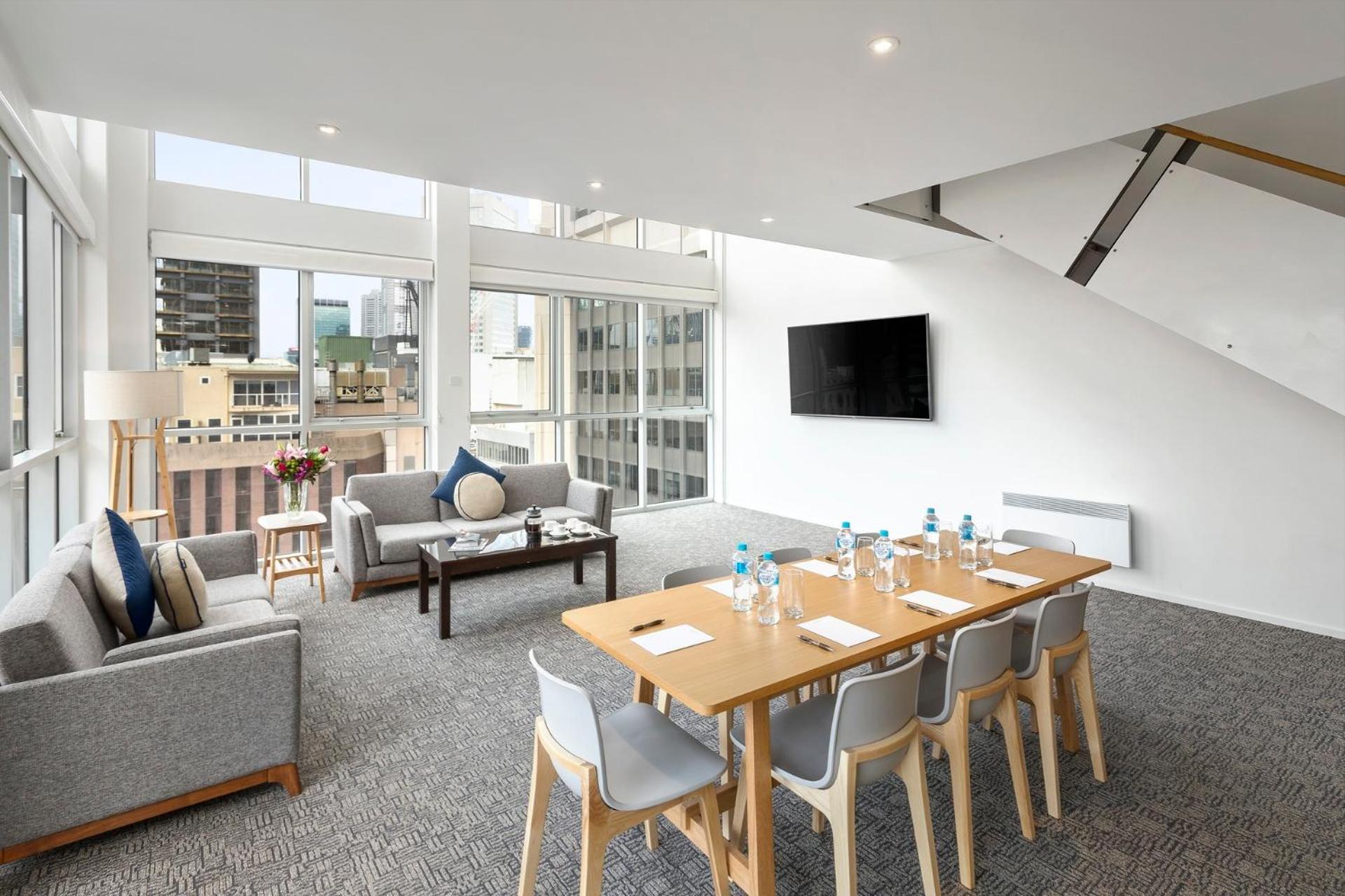 Executive Suite - Photo 4