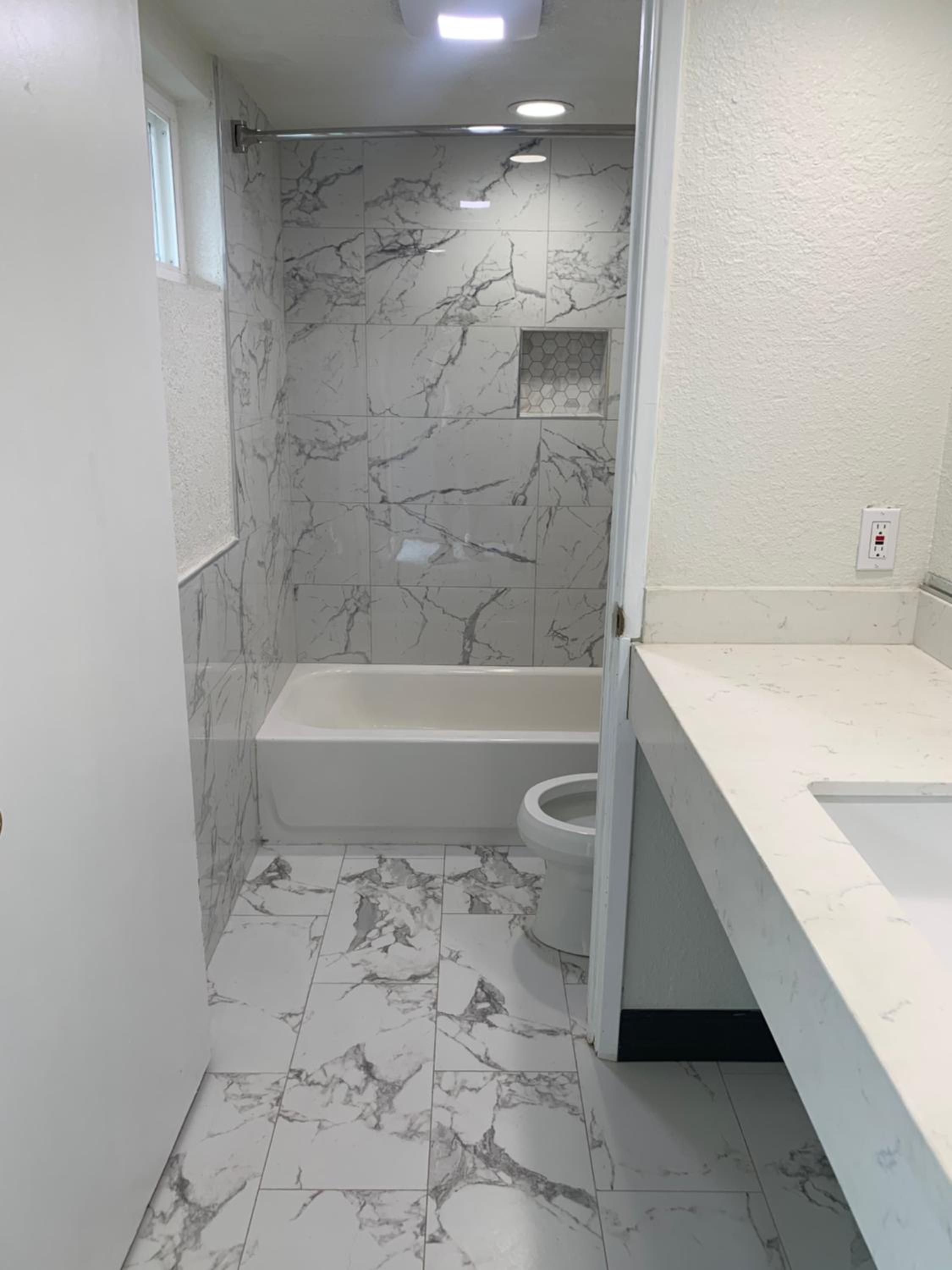 Deluxe Double or Twin Room with City View - Photo 5