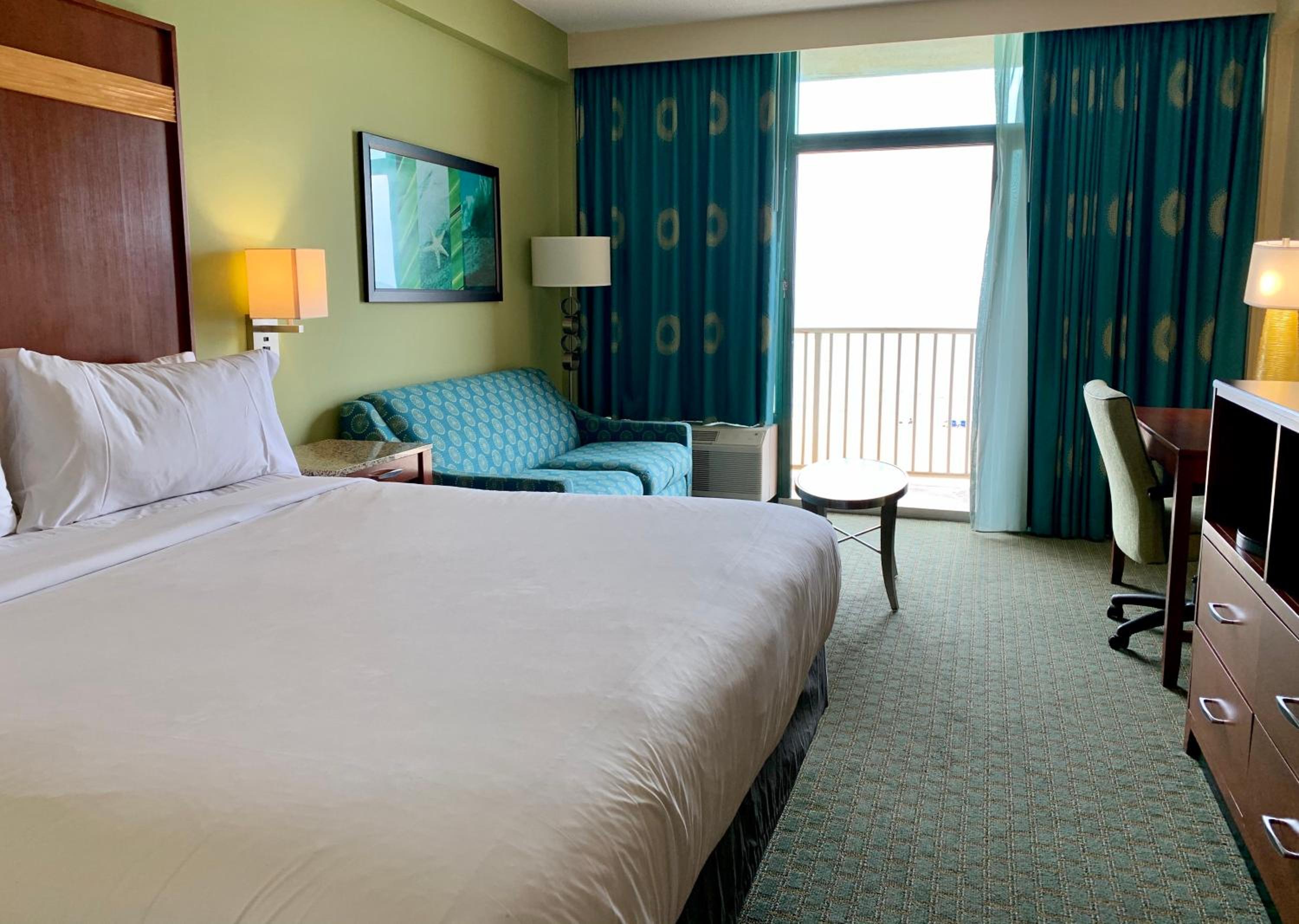 Oceanfront Standard King Room with Sofa Bed - Photo 6
