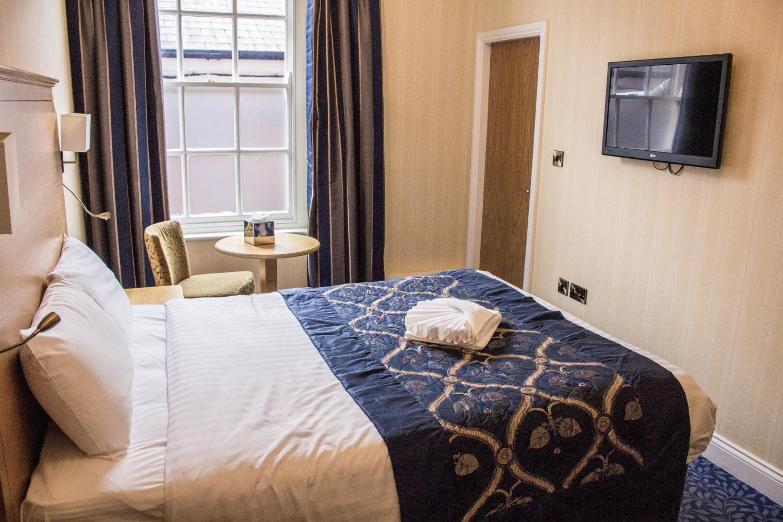 Double Room - Photo 8