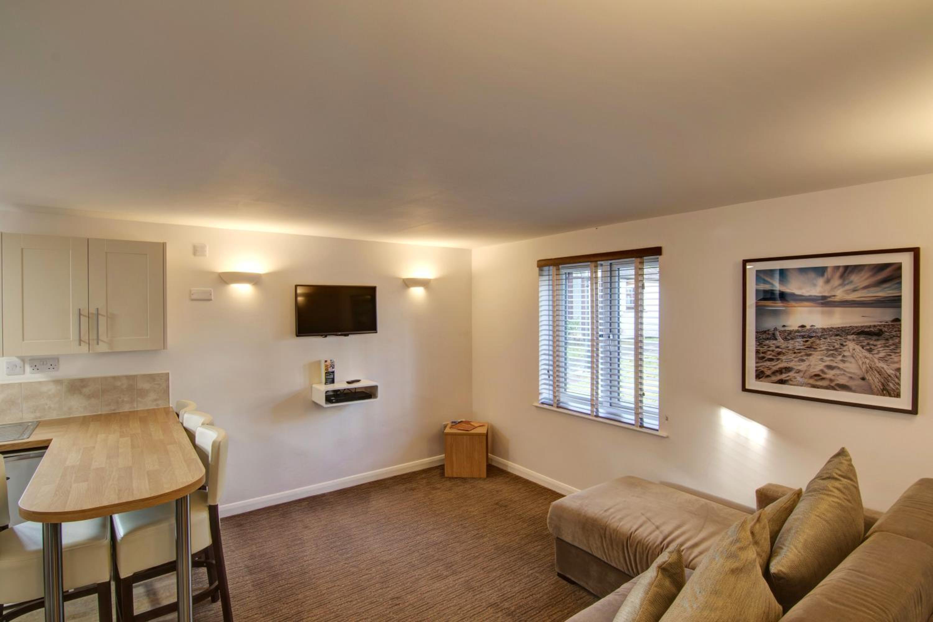 One-Bedroom Apartment - Photo 1