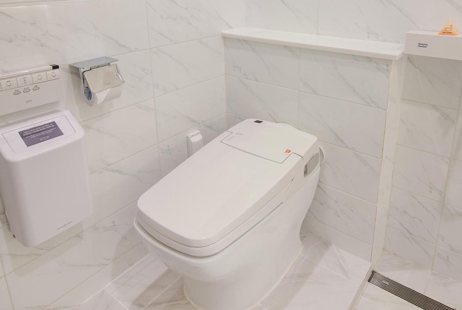 Deluxe Suite with Spa Bath - Photo 10