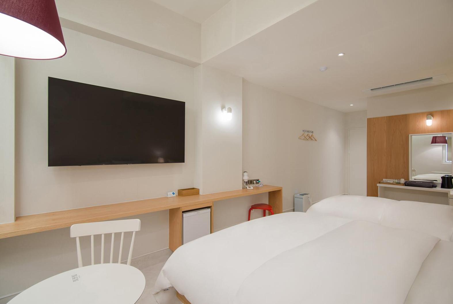 Deluxe Suite with Spa Bath - Photo 1