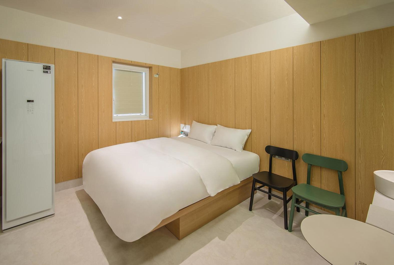 Premium Suite - Photo 7
