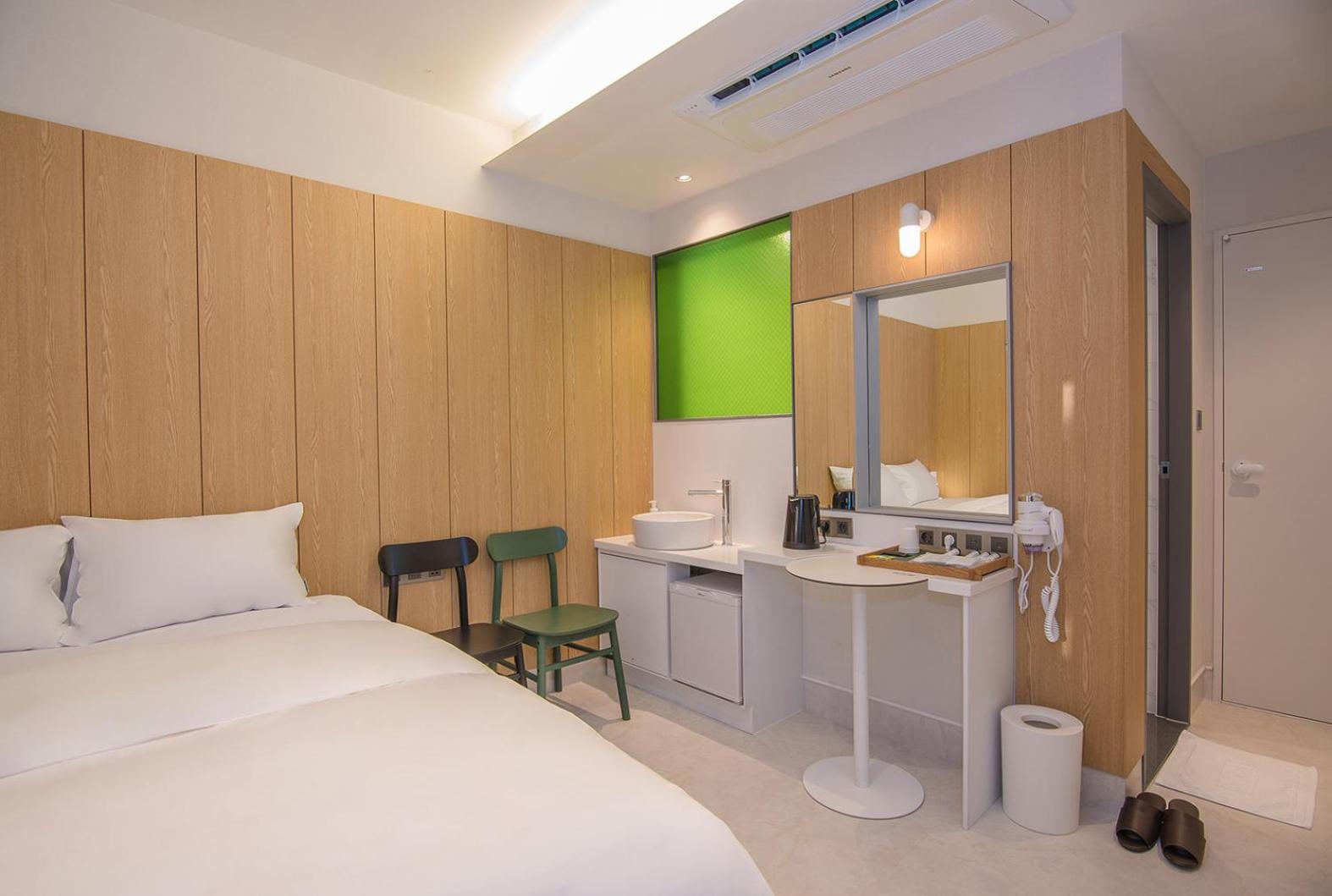 Deluxe Room - Photo 3