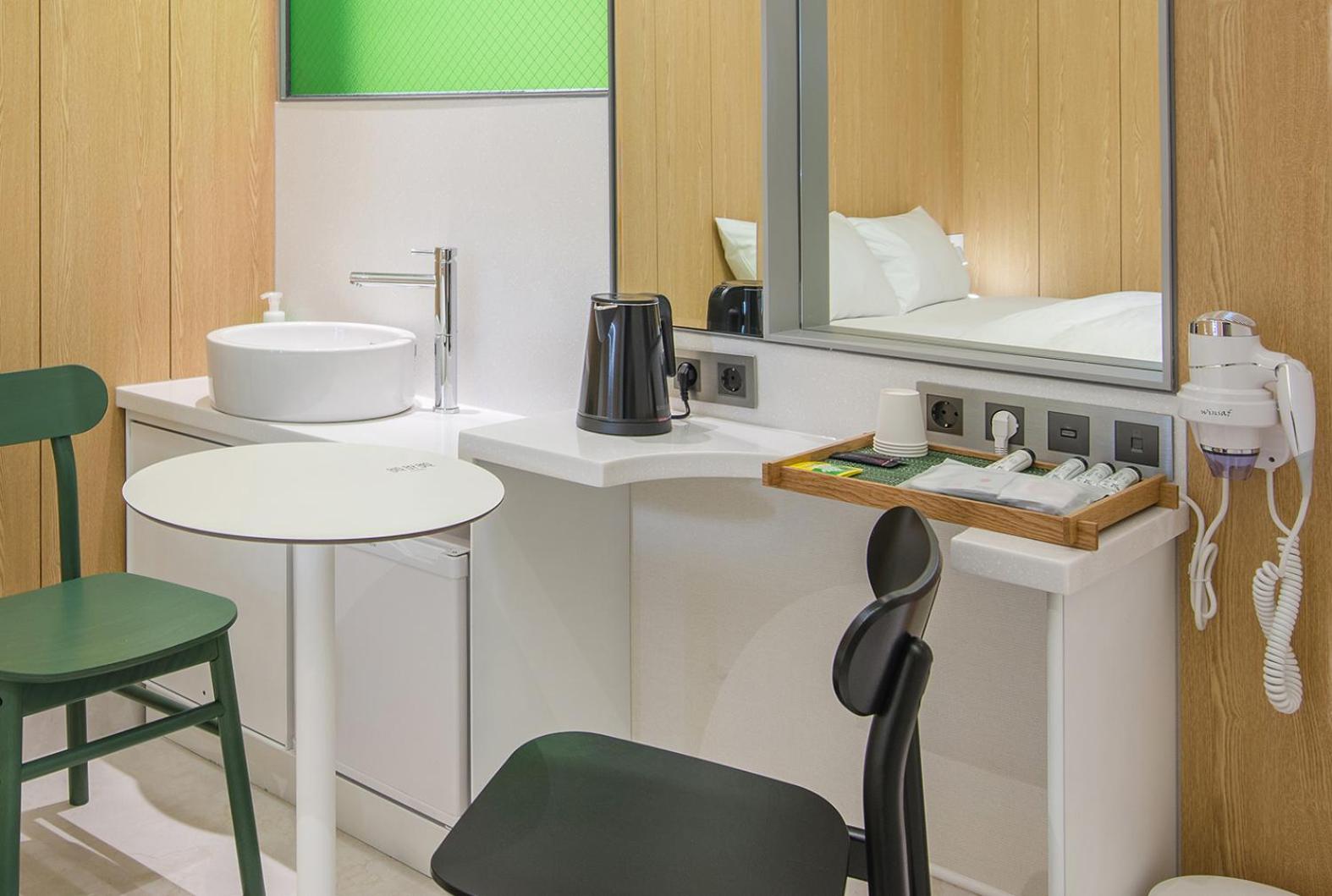 Premium Suite - Photo 3