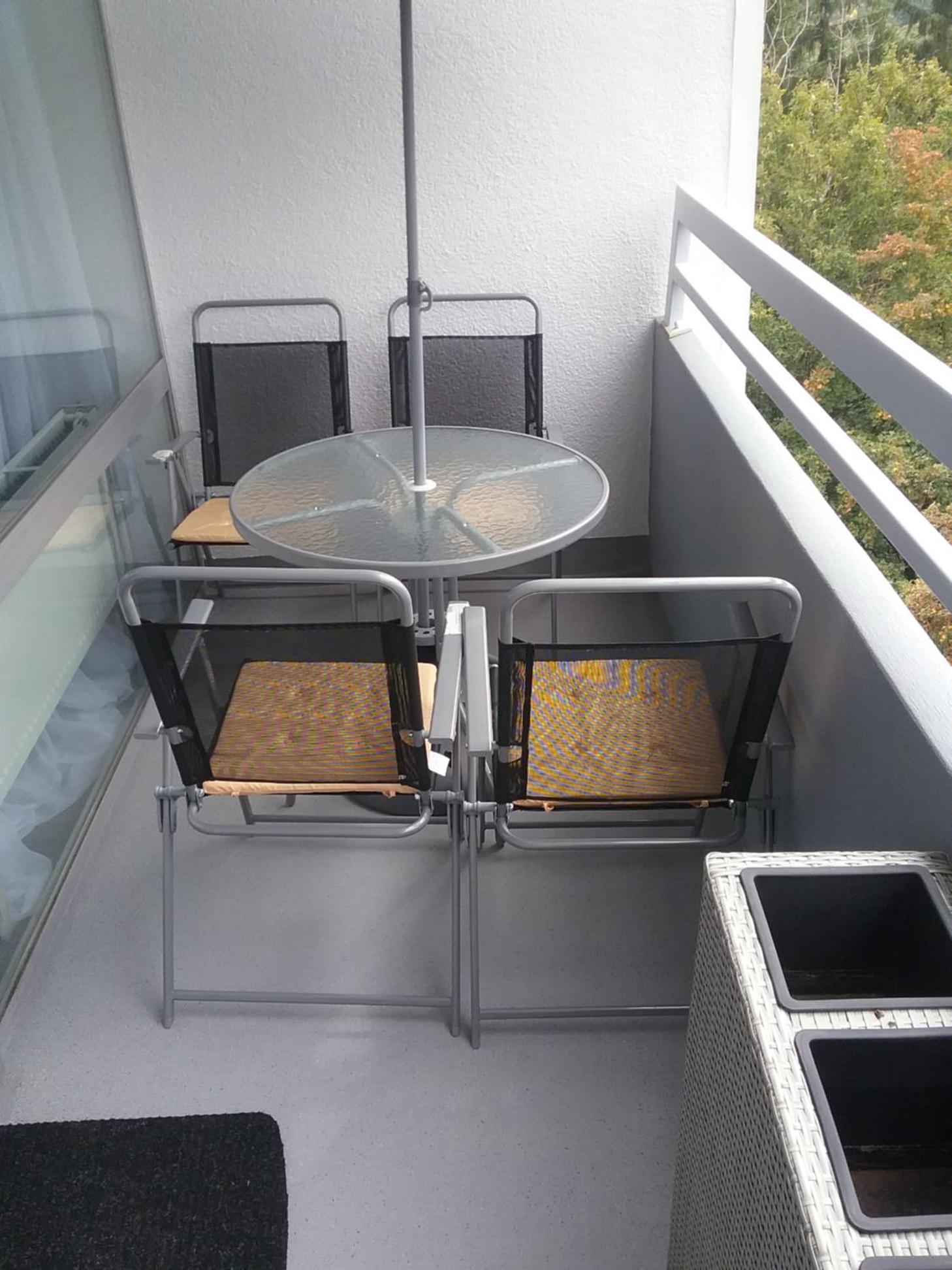 Apartment with Balcony - Photo 16