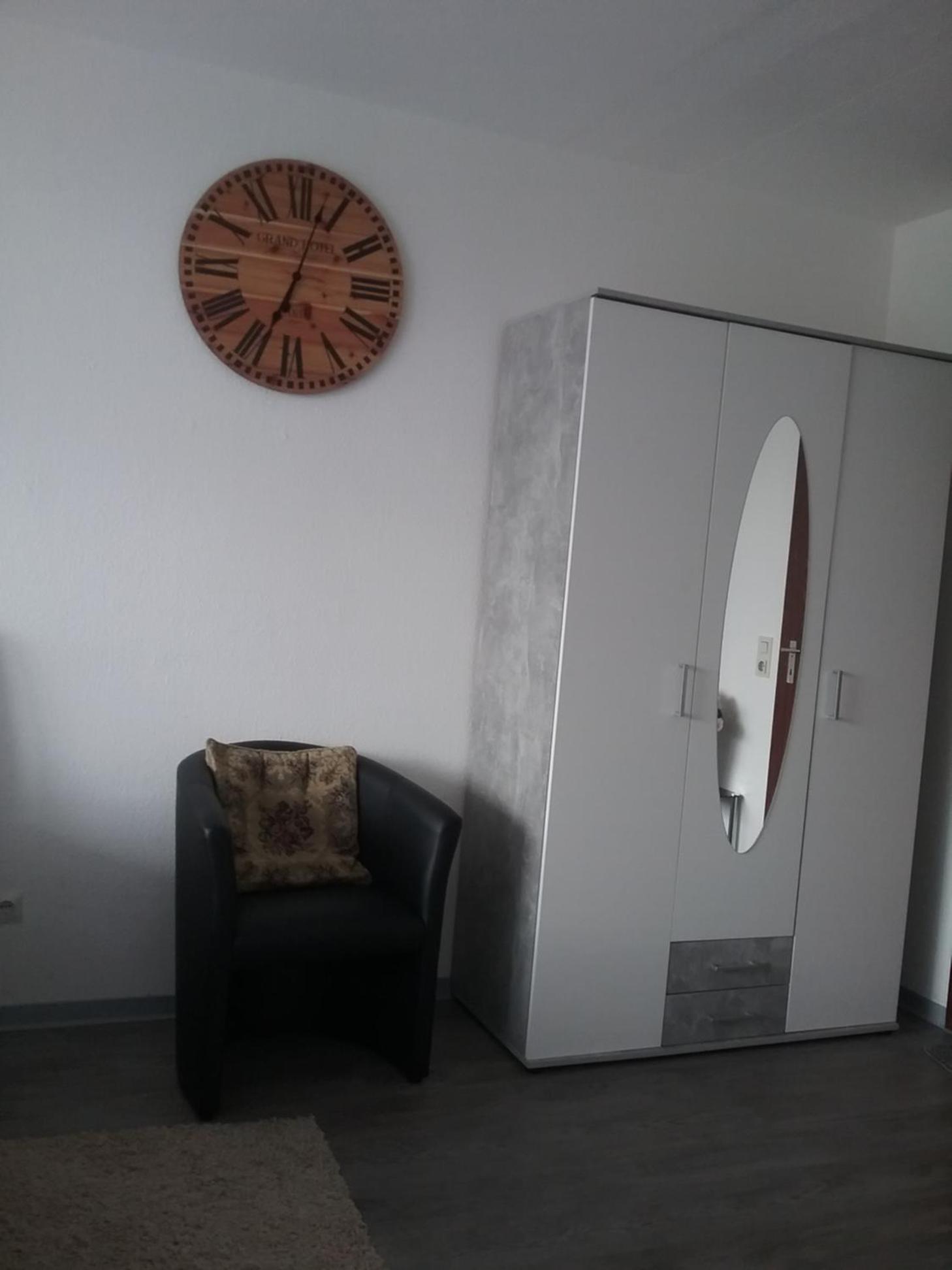 Apartment with Balcony - Photo 19