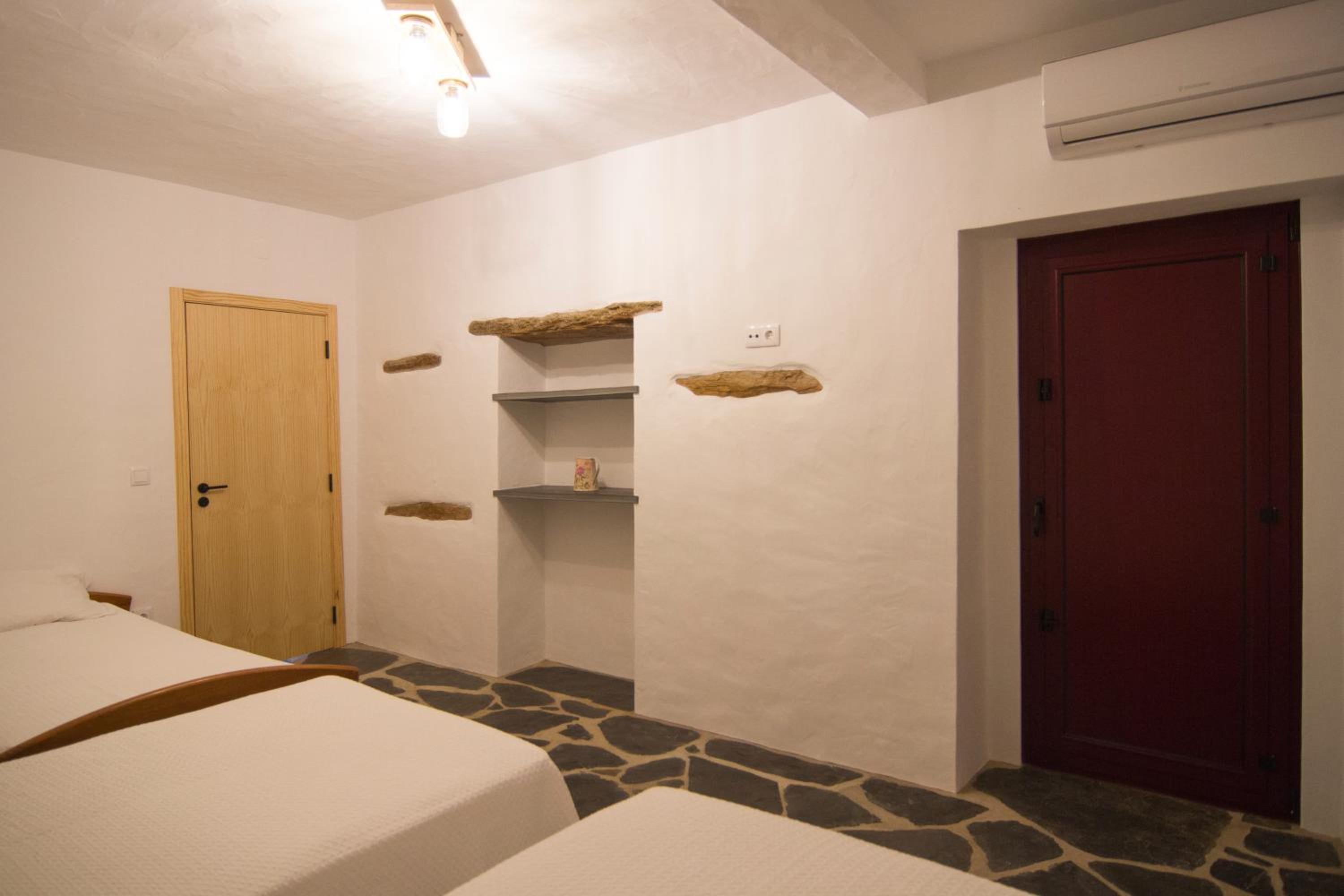 Two-Bedroom House - Photo 29