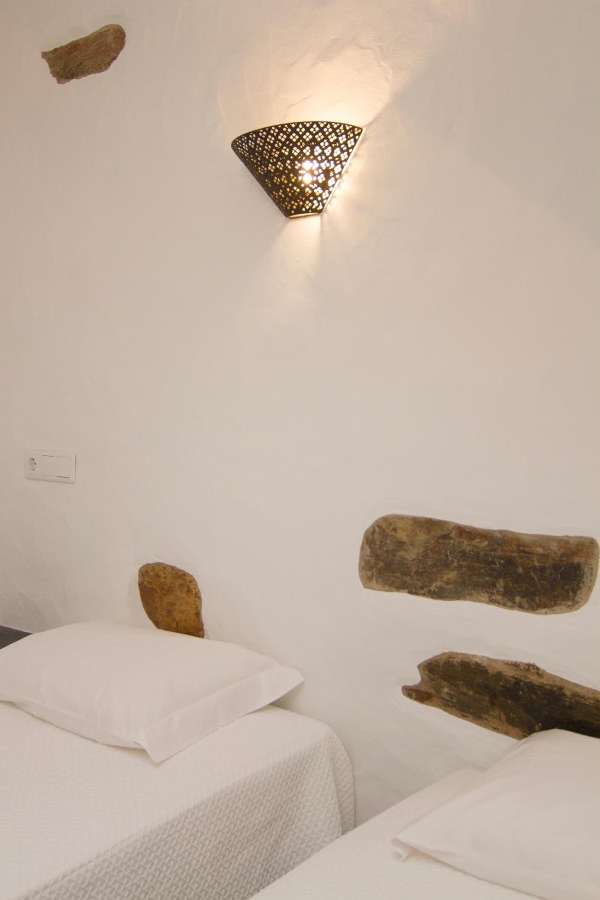 Two-Bedroom House - Photo 31