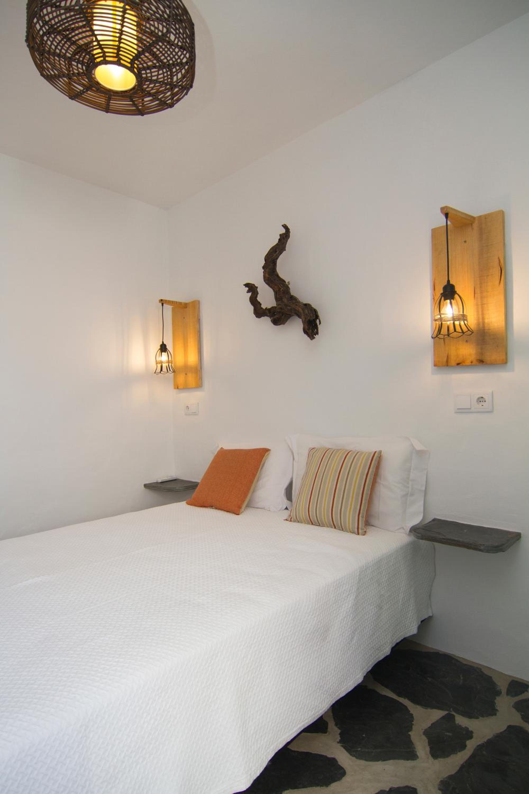 Two-Bedroom House - Photo 35