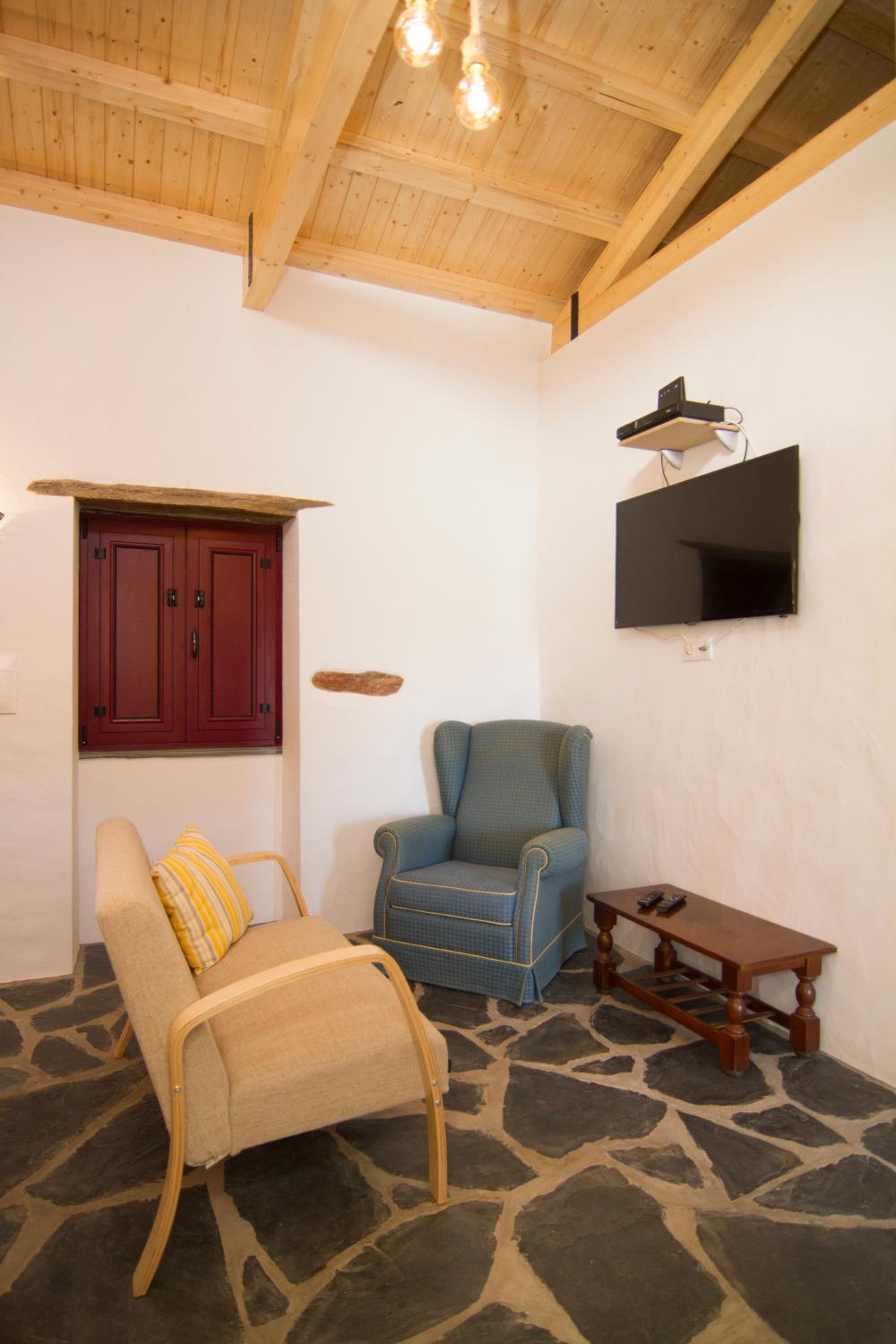 Two-Bedroom House - Photo 36