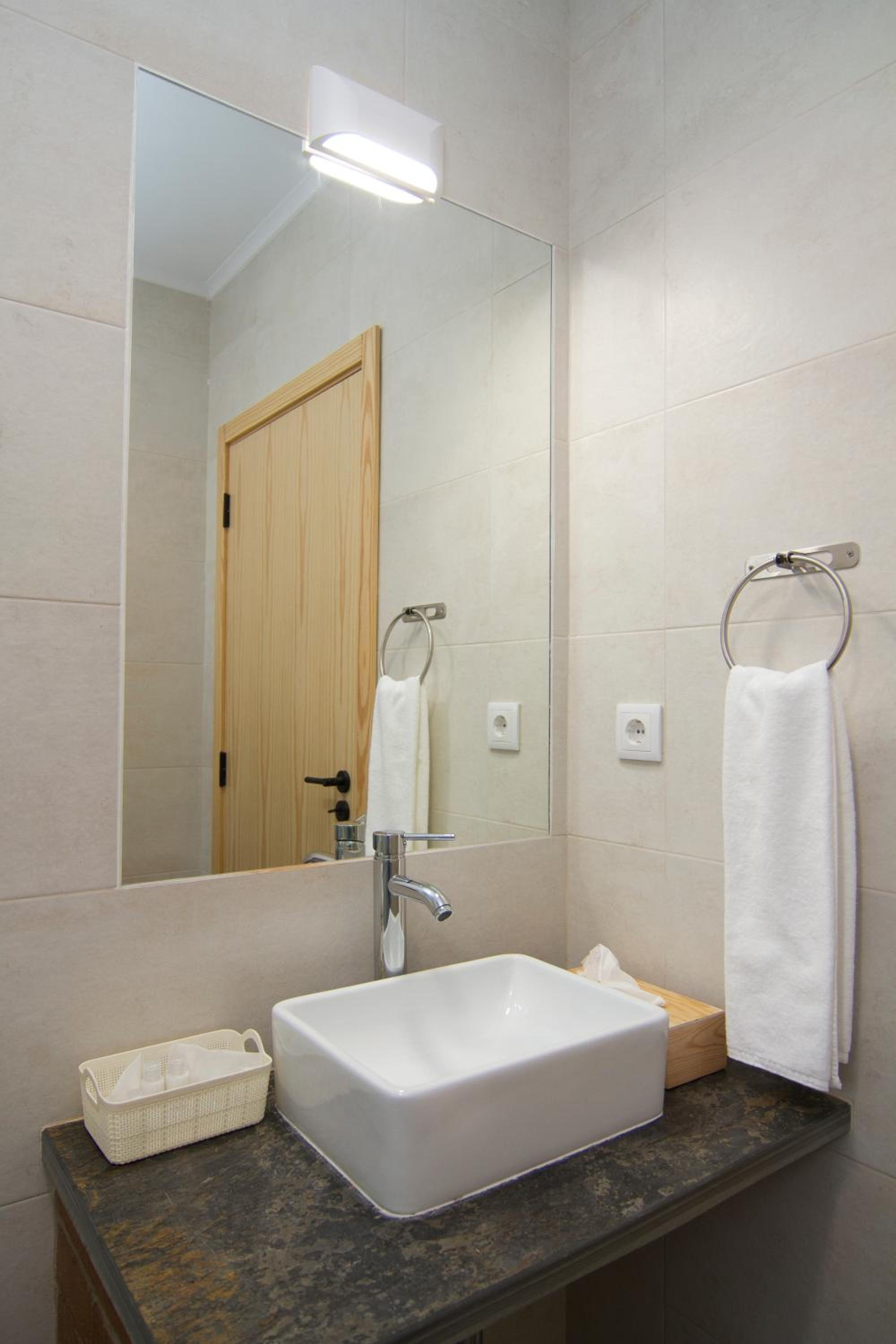 Two-Bedroom House - Photo 13