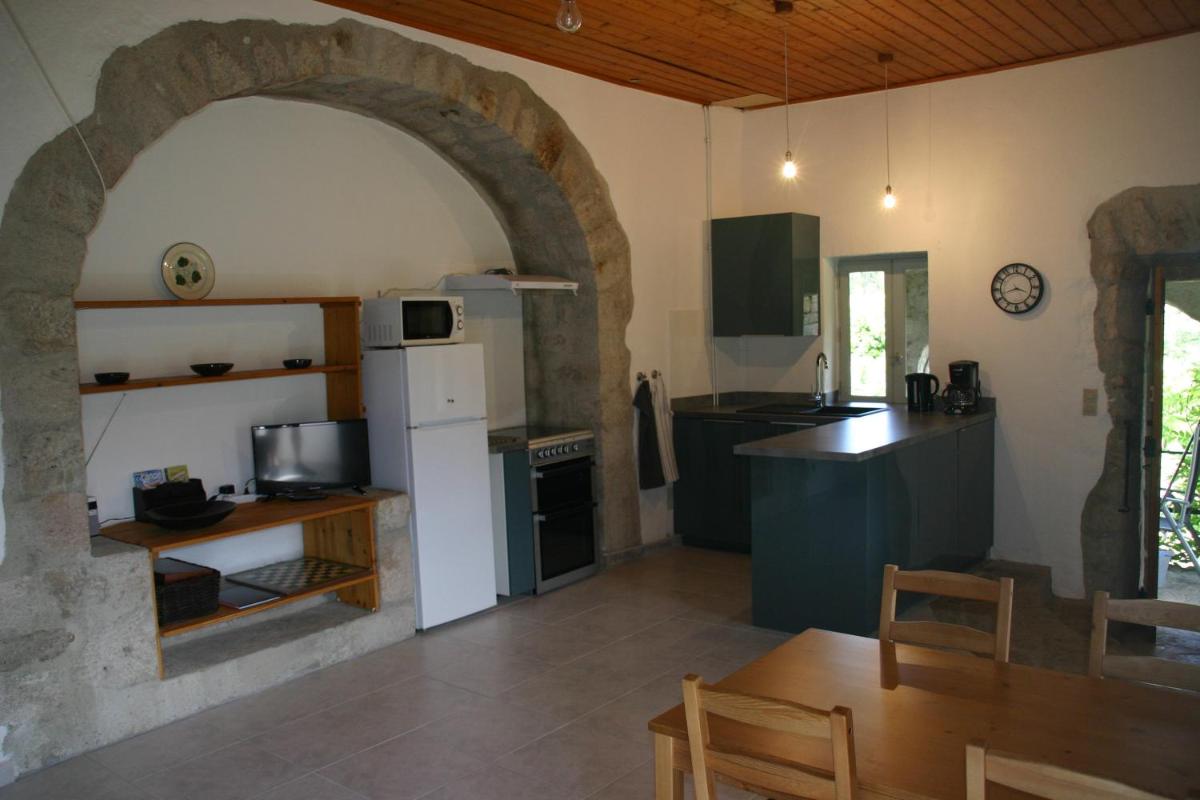Apartment with Terrace photo 1