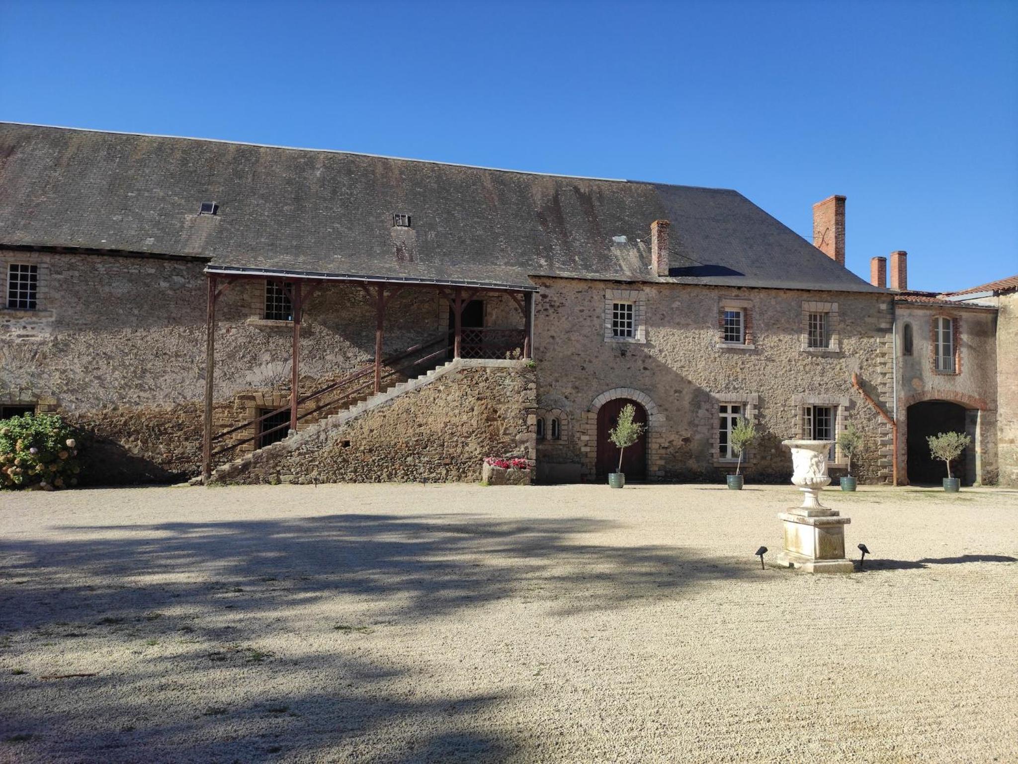 Two-Bedroom House Saubonne