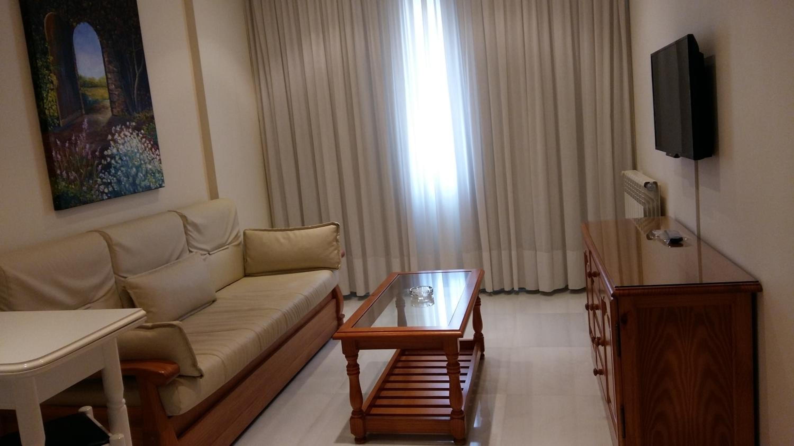 One-Bedroom Apartment with Pool View (2 Adults) photo 2