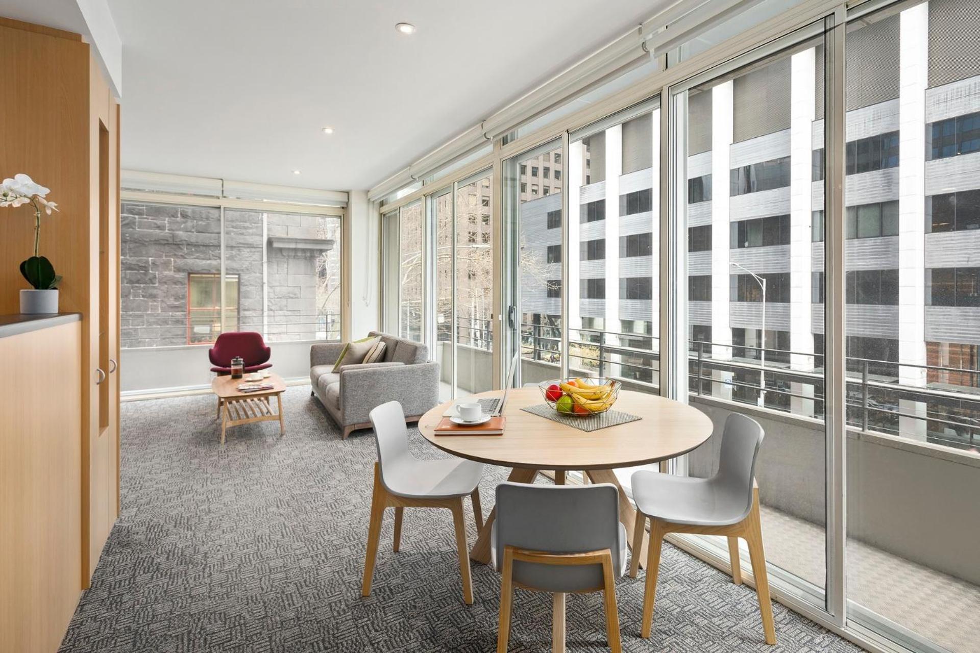 Executive One-Bedroom Apartment - Photo 3
