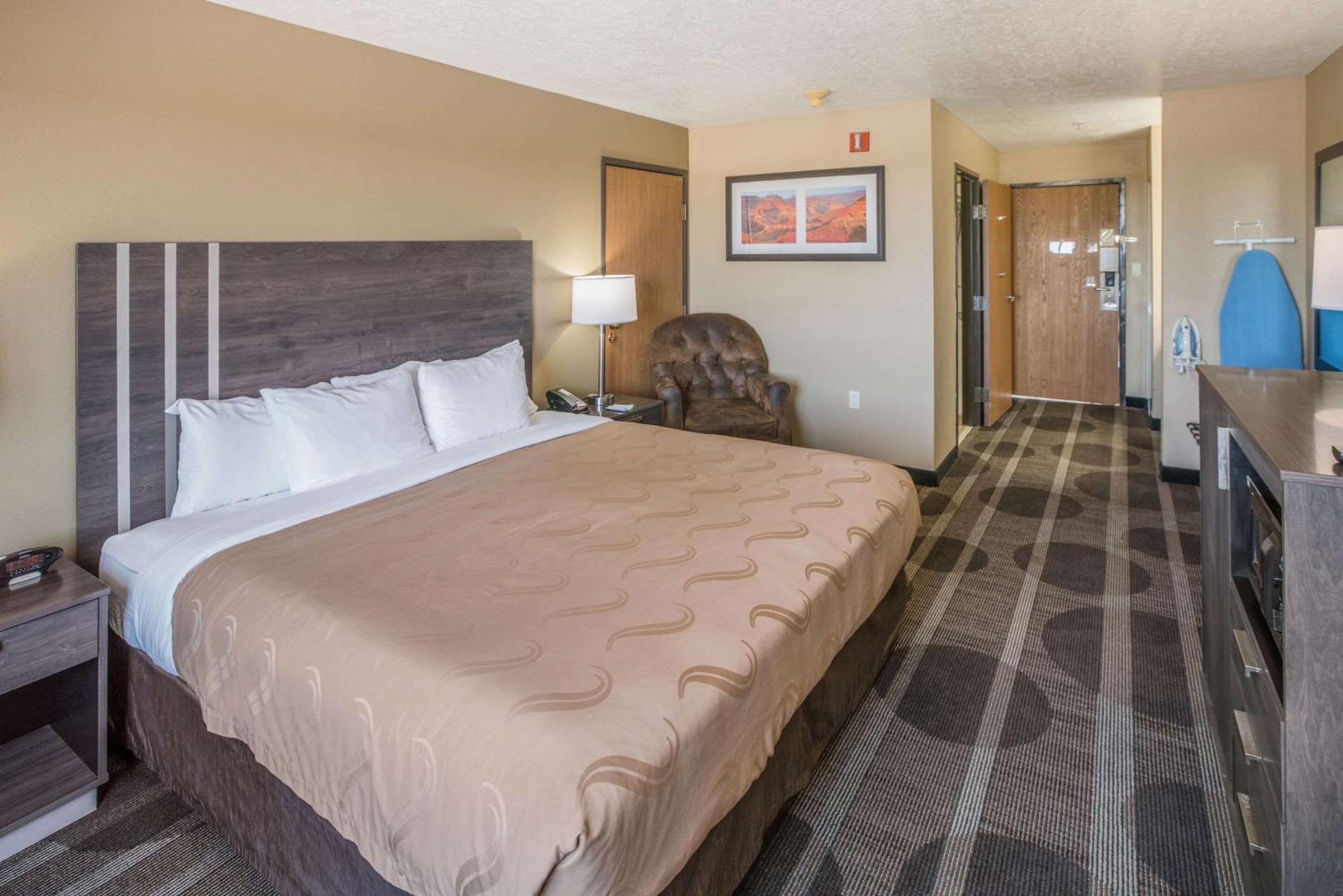 King Room - Accessible/Non-Smoking - Photo 2
