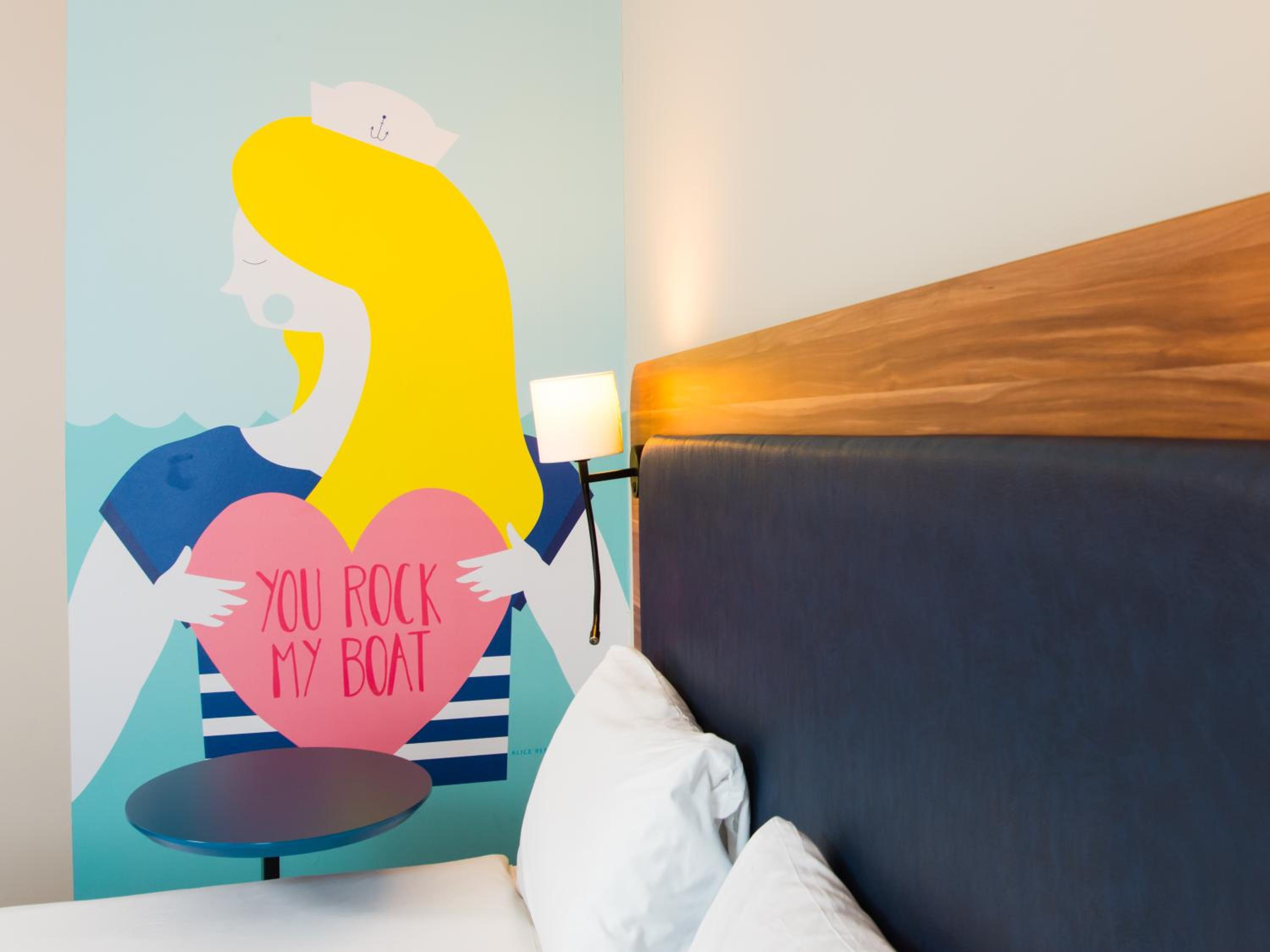 Standard Twin Room - Photo 1