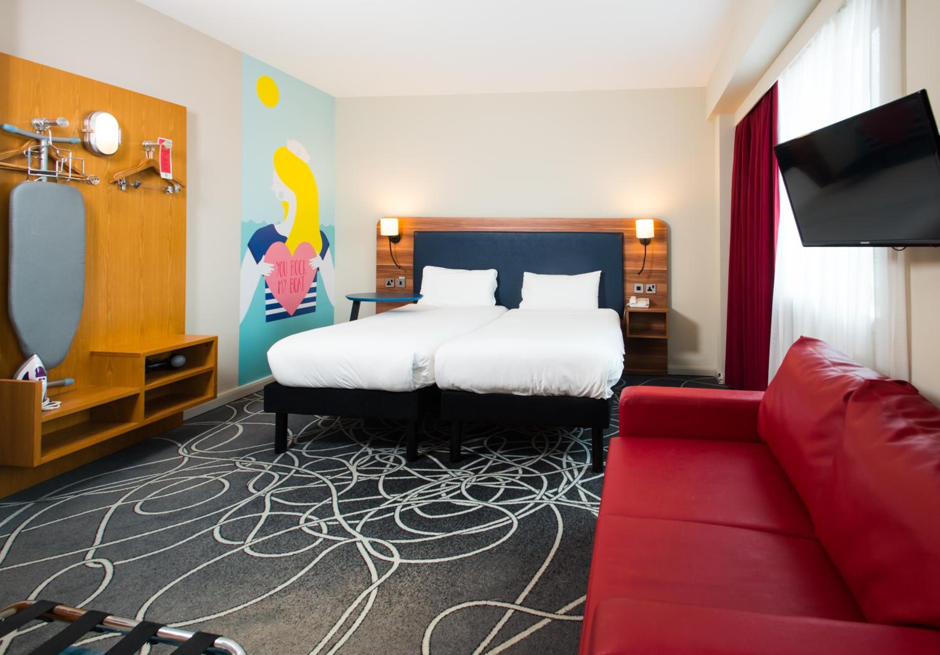 Standard Twin Room - Photo 13