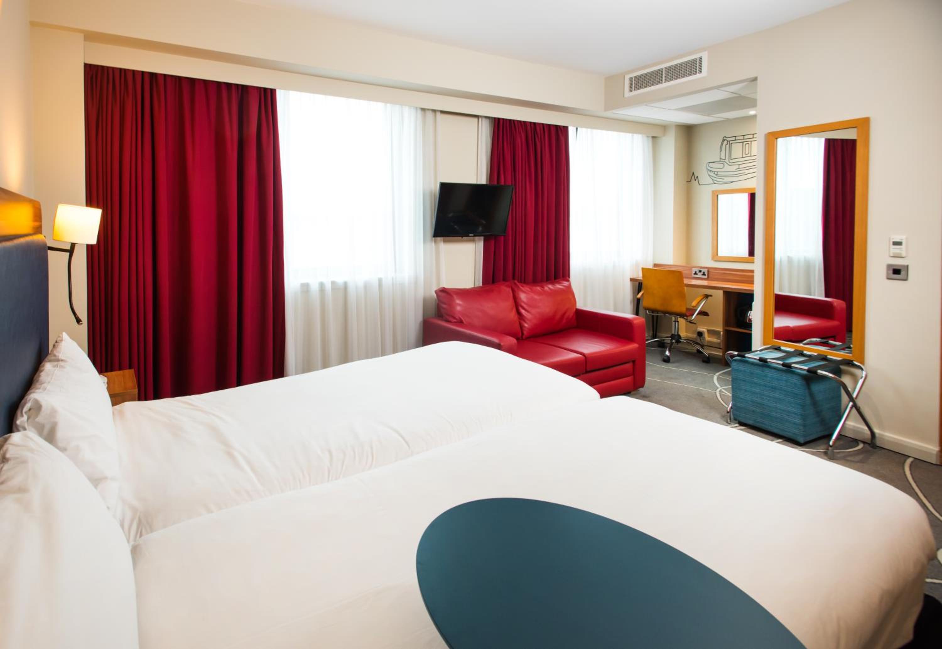 Standard Twin Room - Photo 2