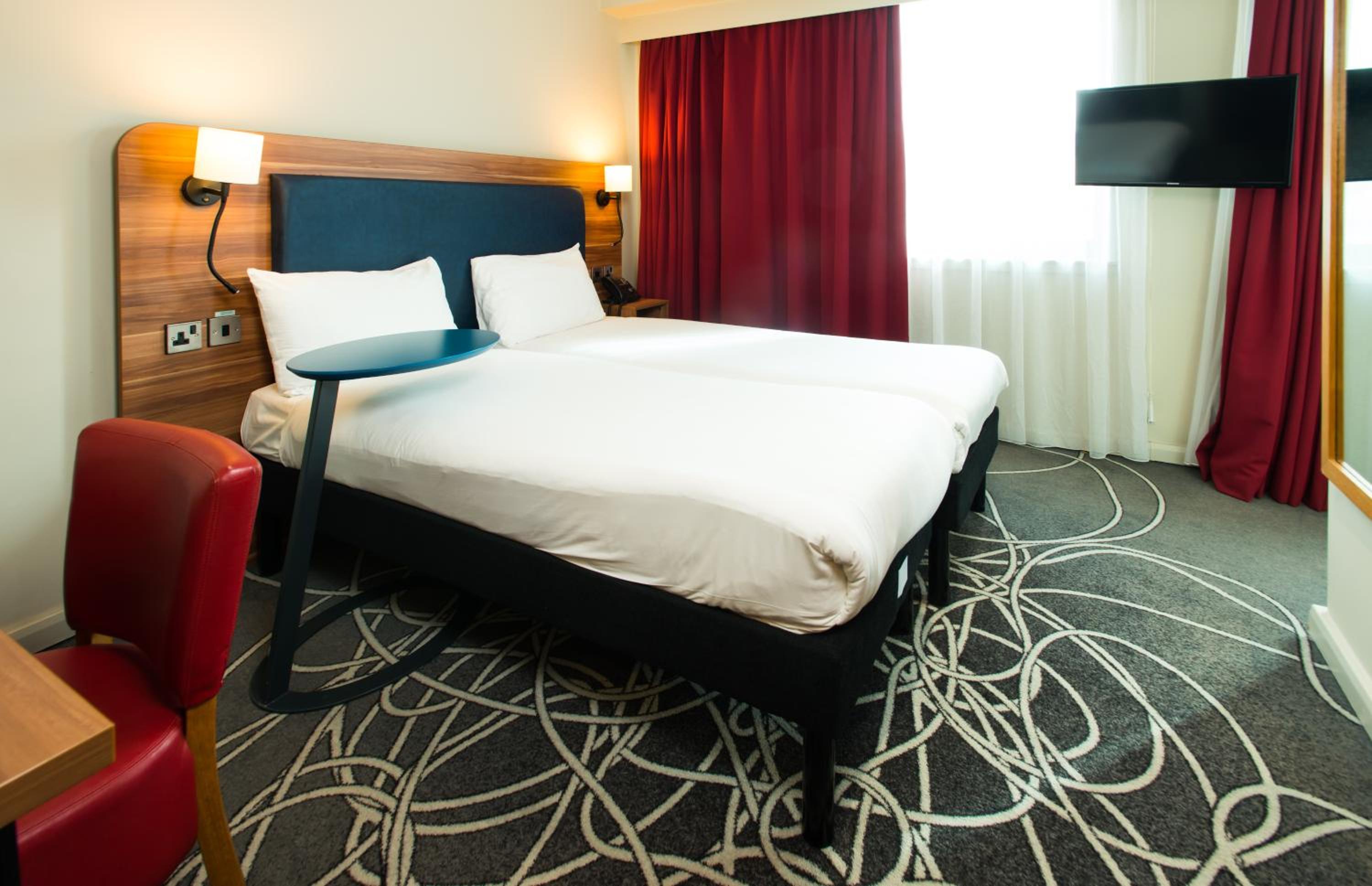 Standard Twin Room - Photo 4