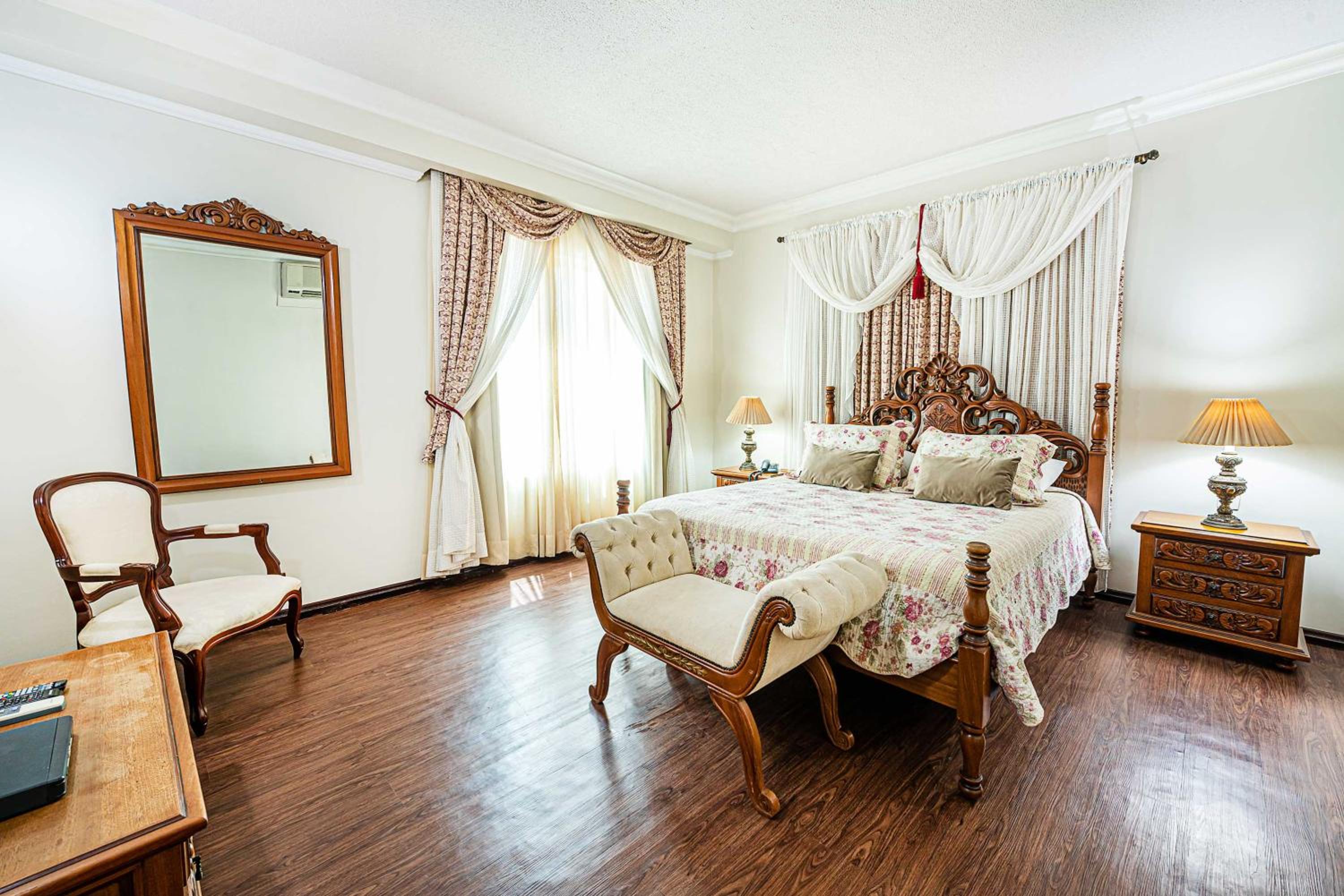 Suite photo 1