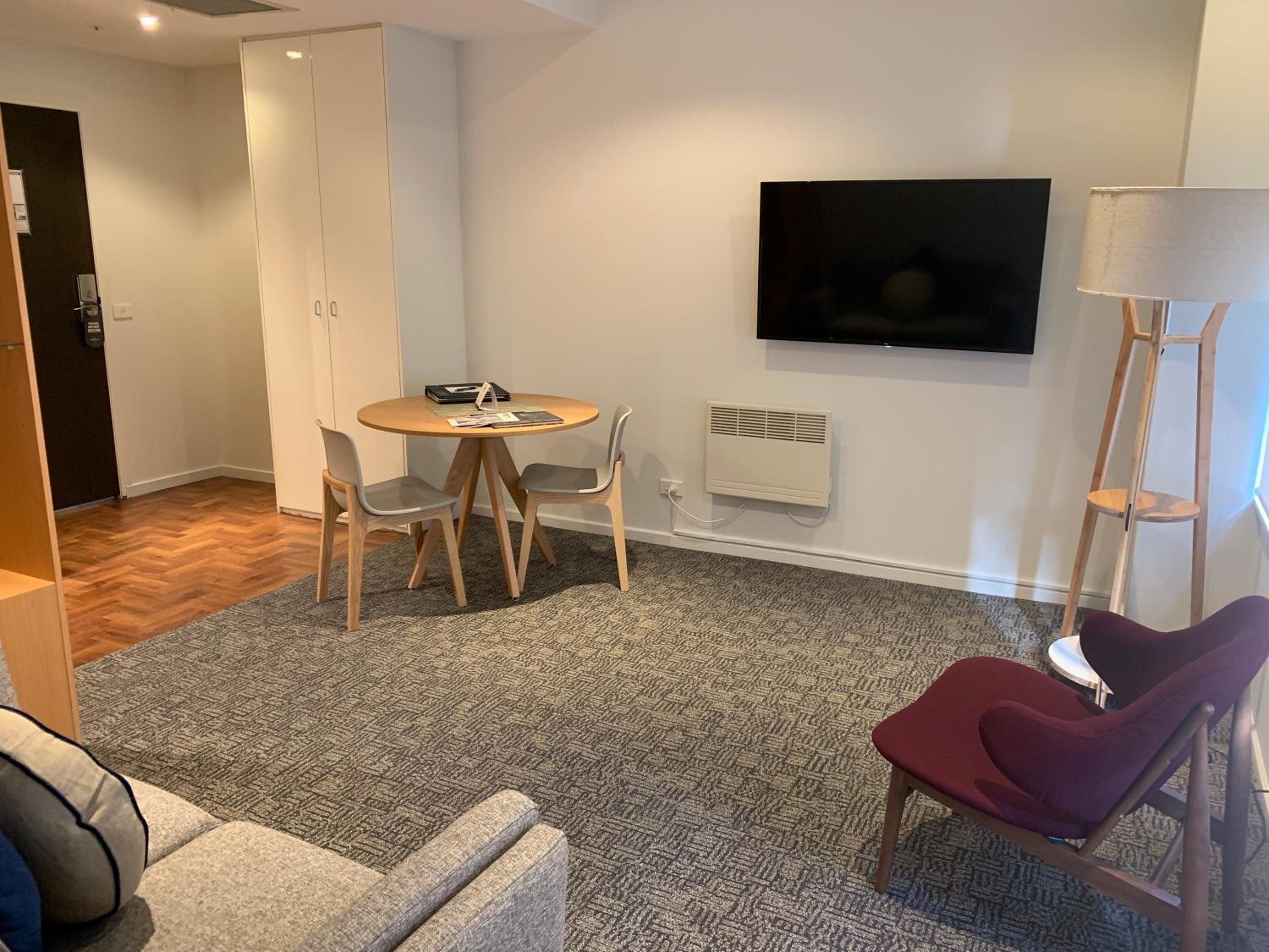 Studio Apartment - Photo 5