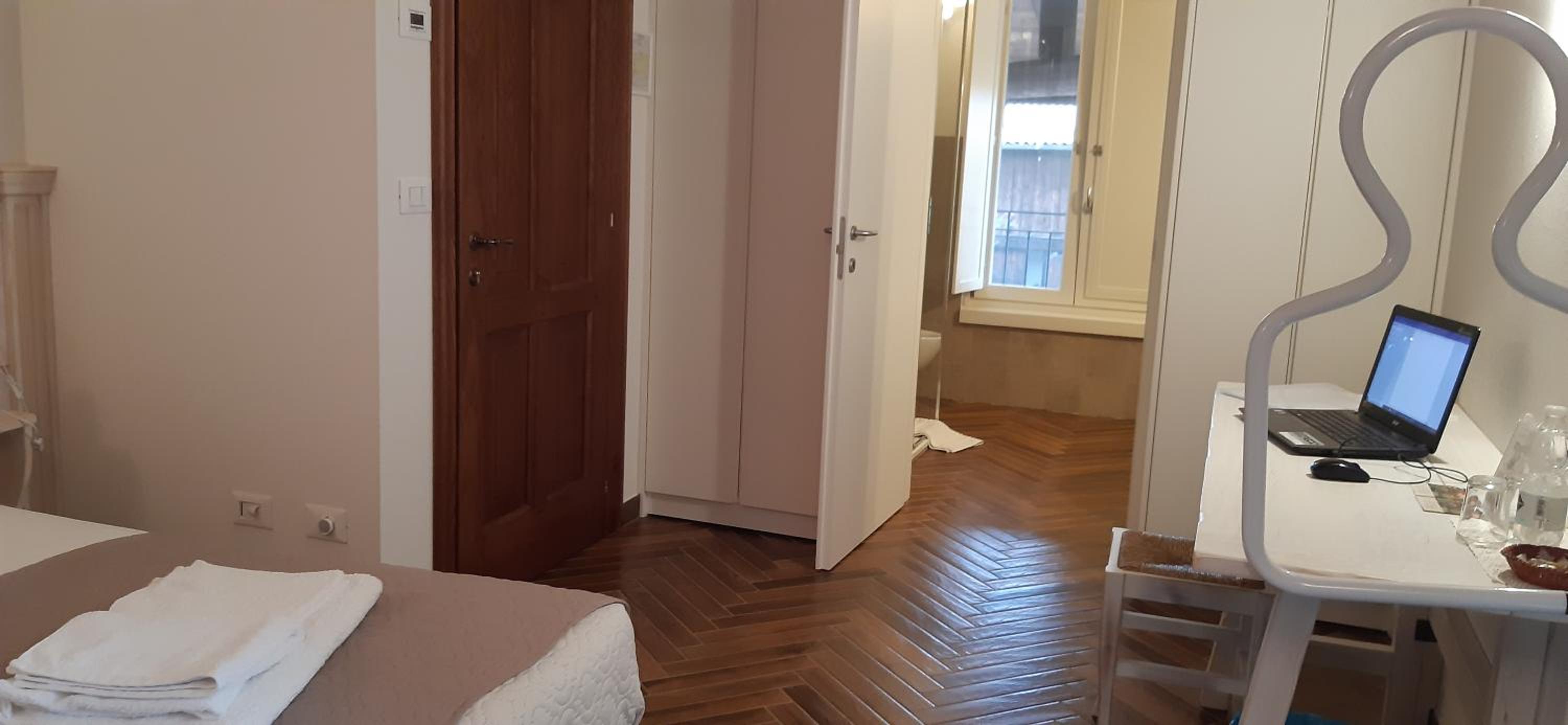 Double or Twin Room with Private Bathroom photo 1