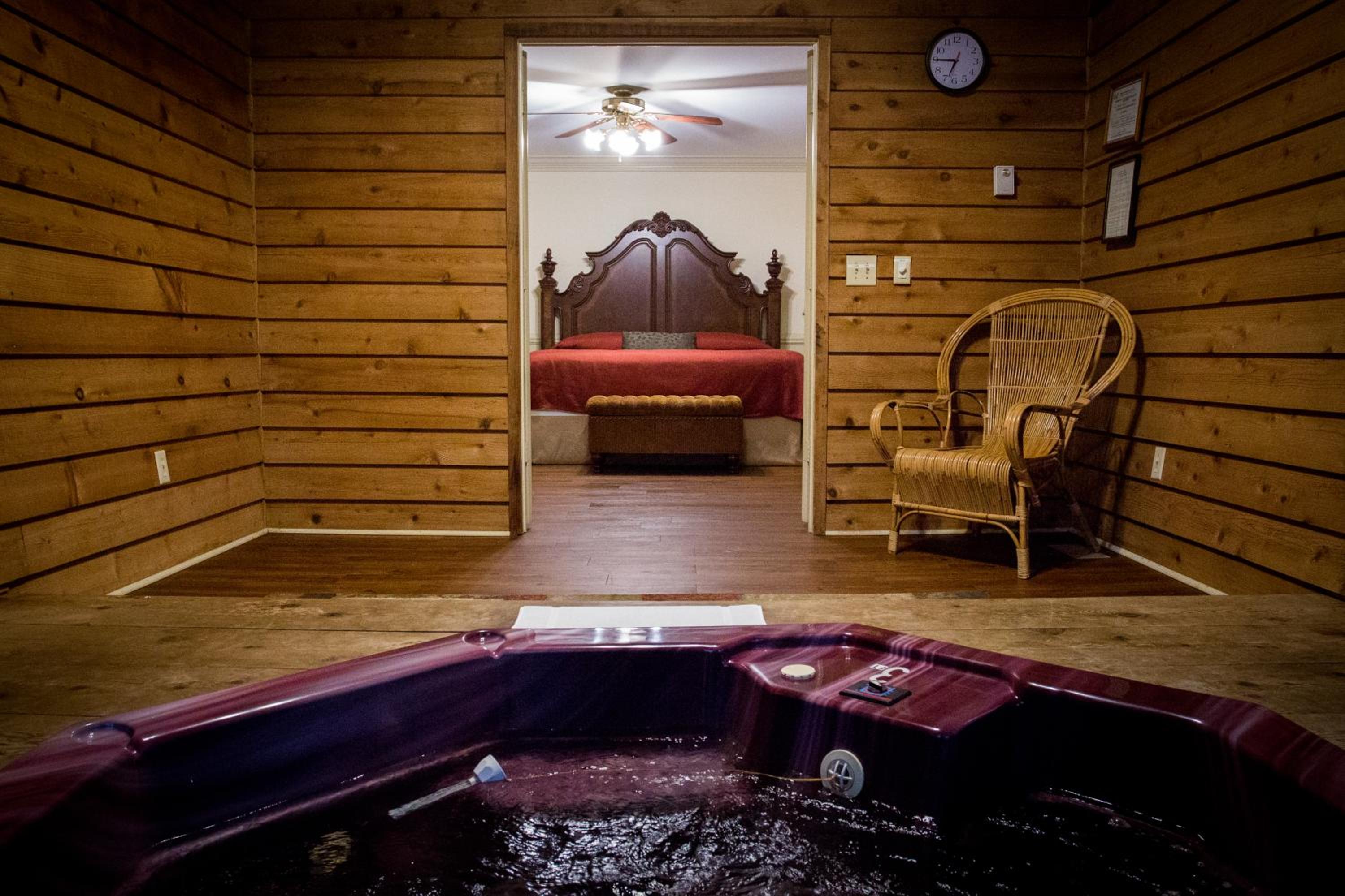 Honeymoon Cabin