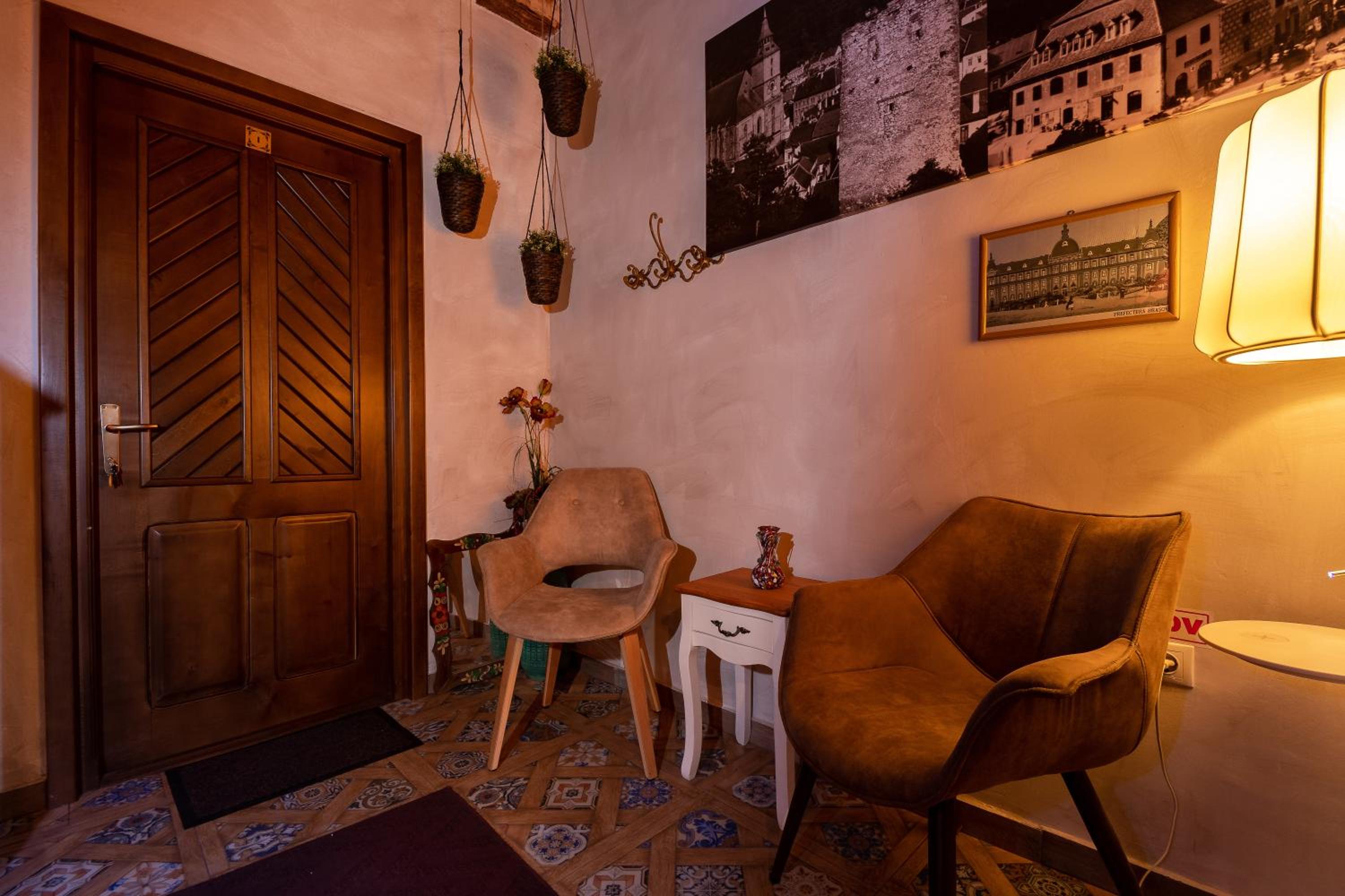 Deluxe Double Room - Photo 17