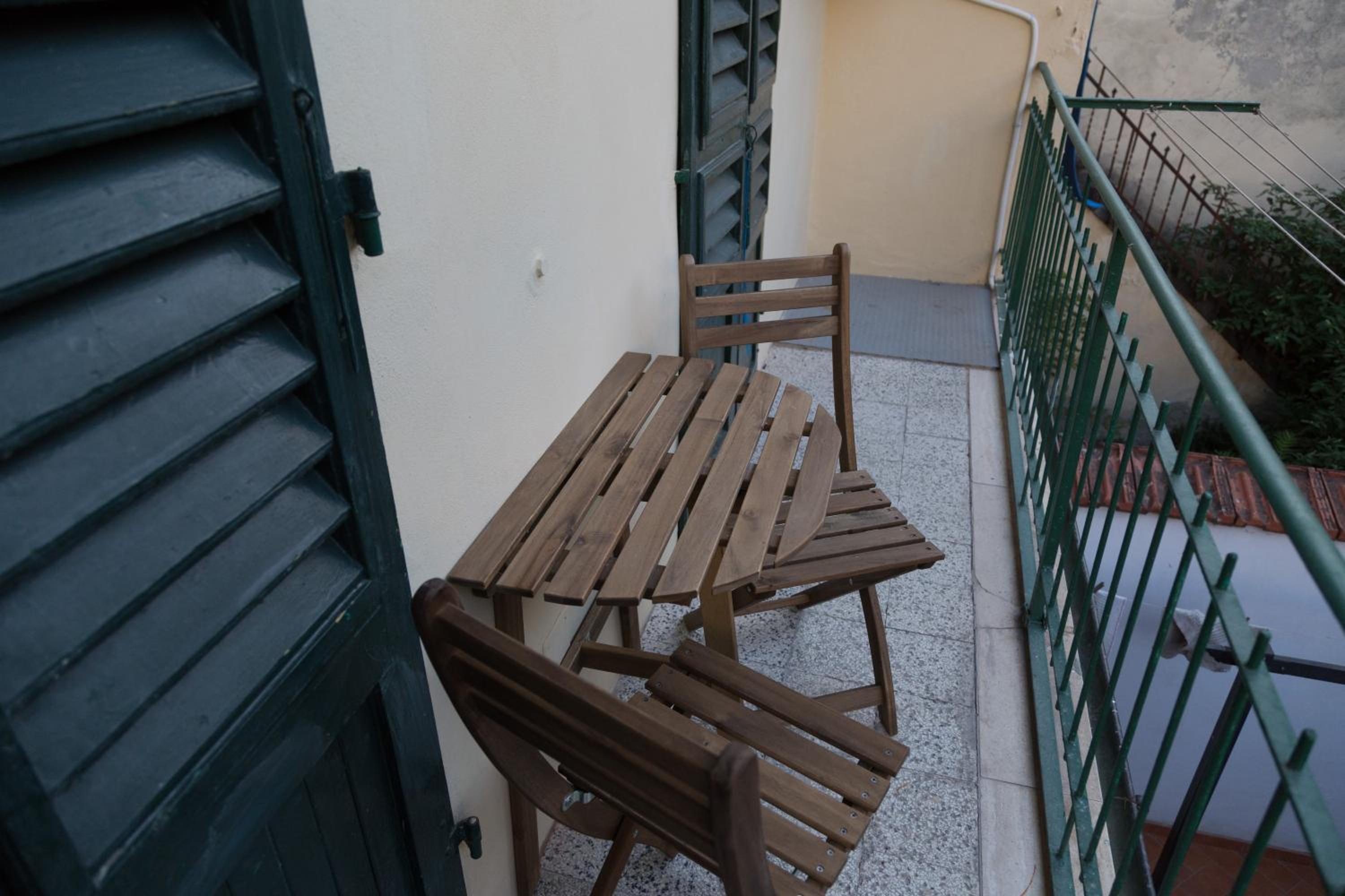 Deluxe Double Room with Balcony and Bath photo 2