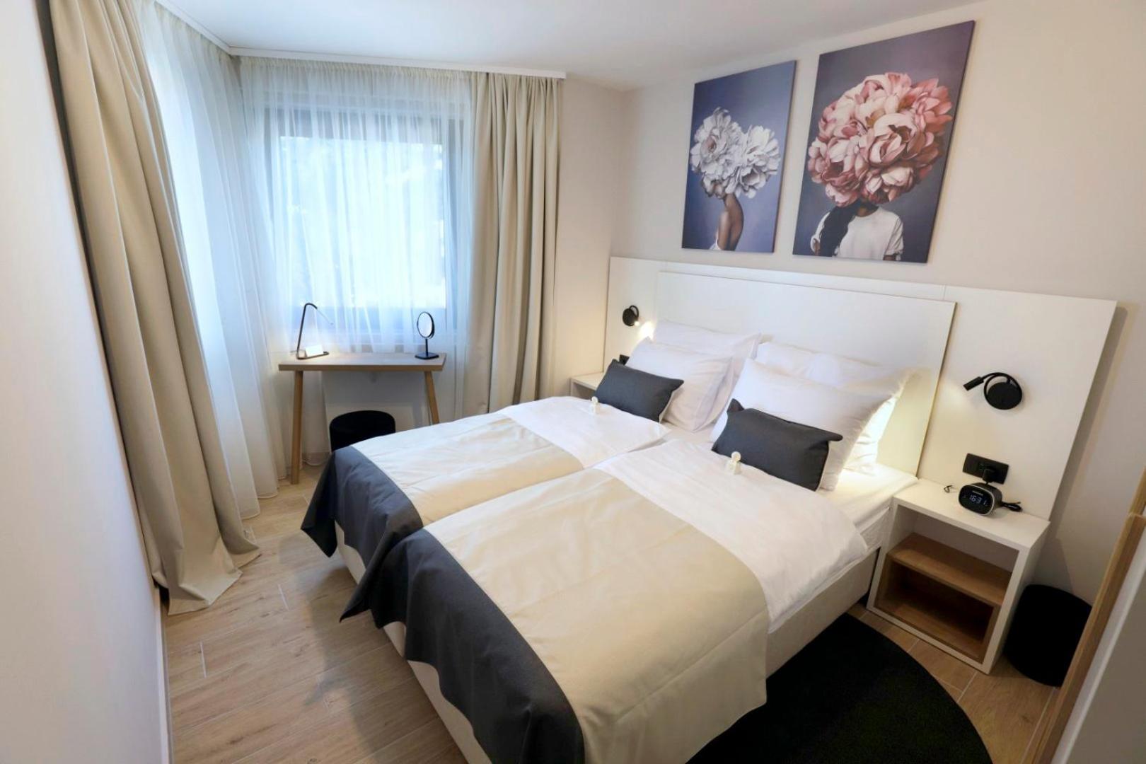 Apartment with Sea View (2 Adults)