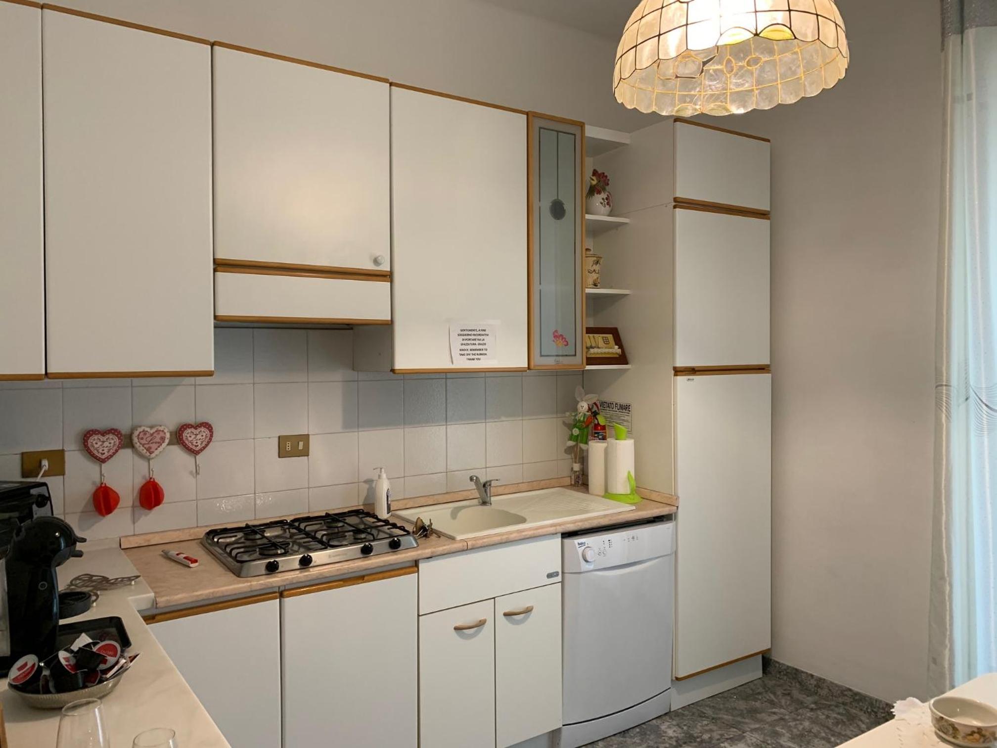 Three-Bedroom Premium Apartment with Balcony - Photo 15