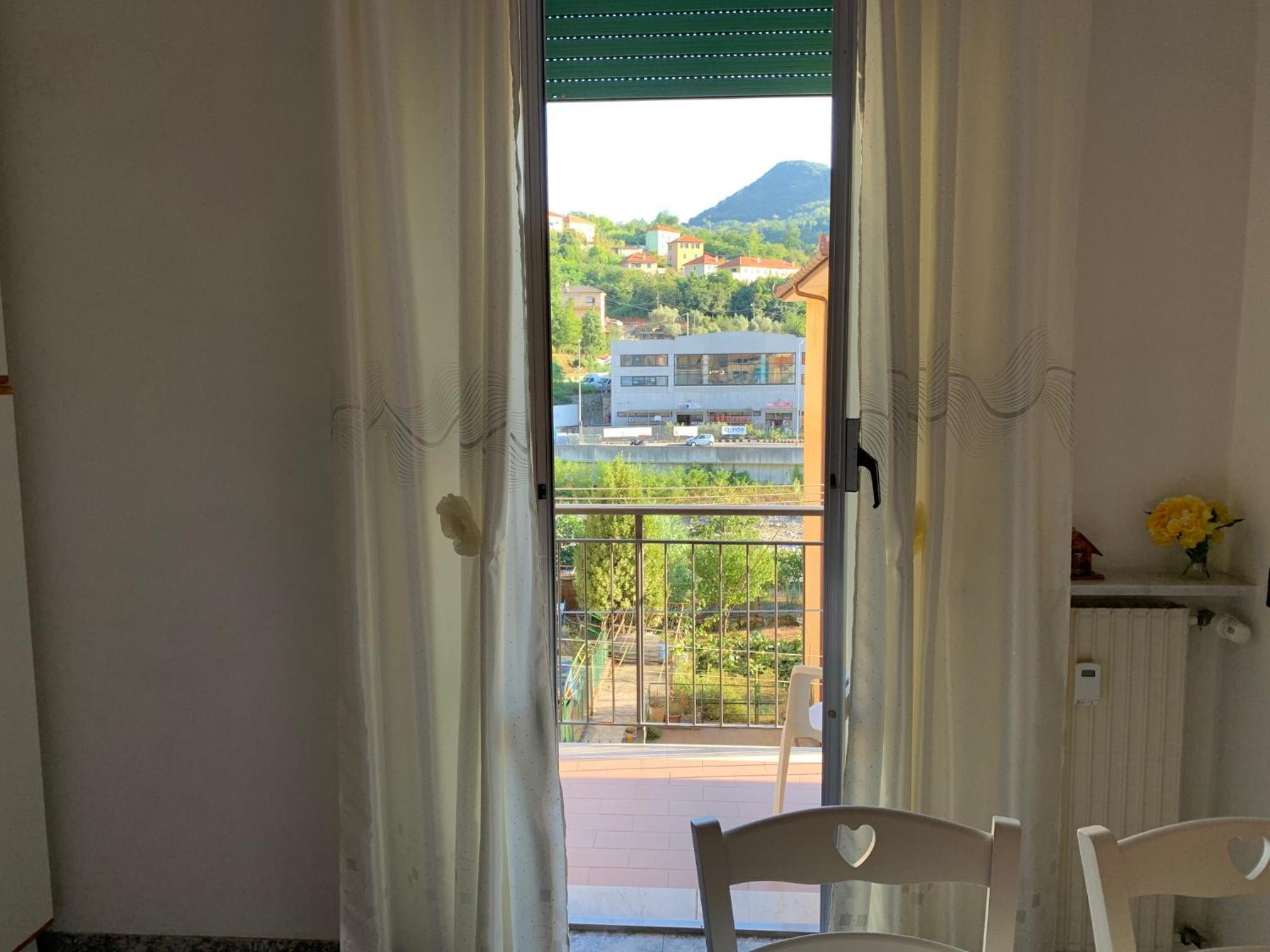 Three-Bedroom Premium Apartment with Balcony - Photo 20