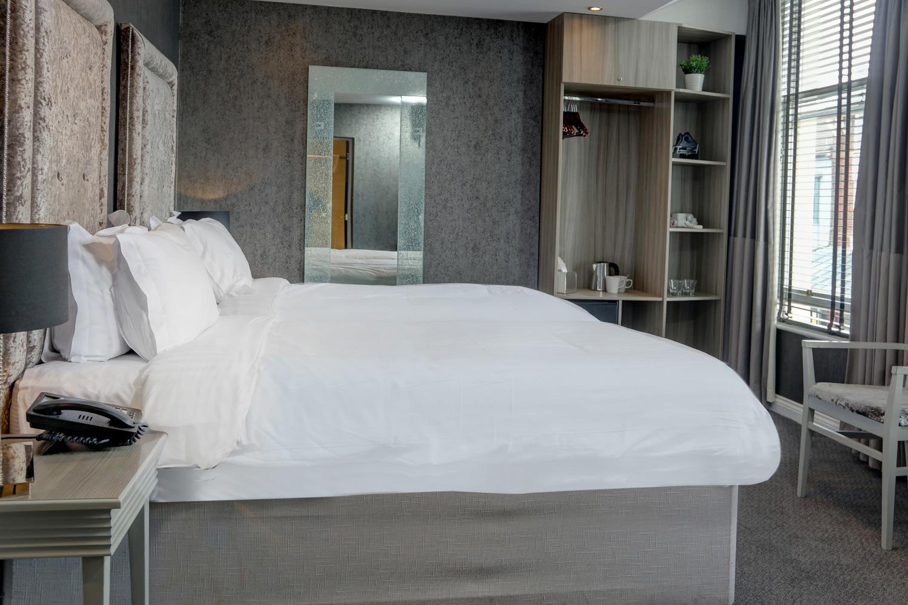 Superior King Room - Photo 6