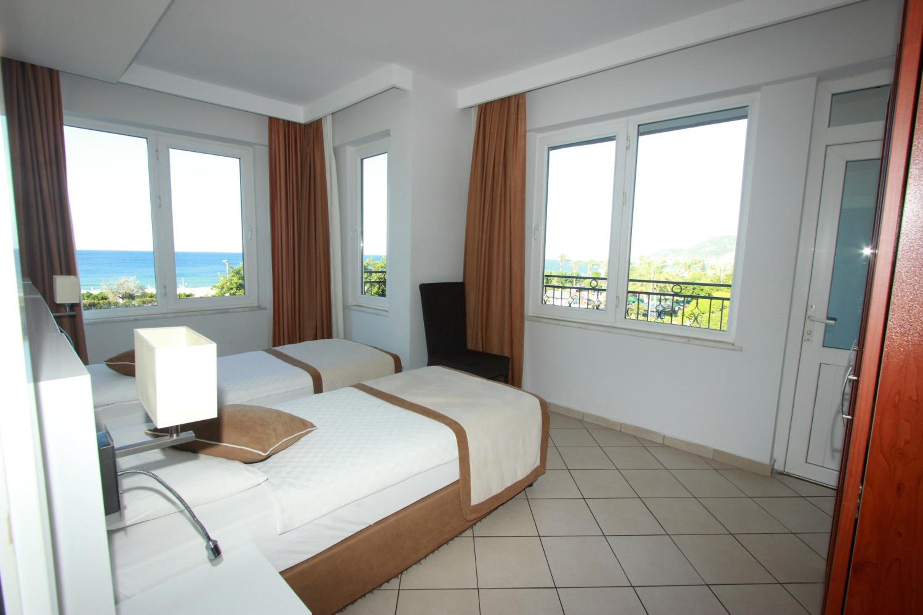 Apartment with Sea View - Photo 14