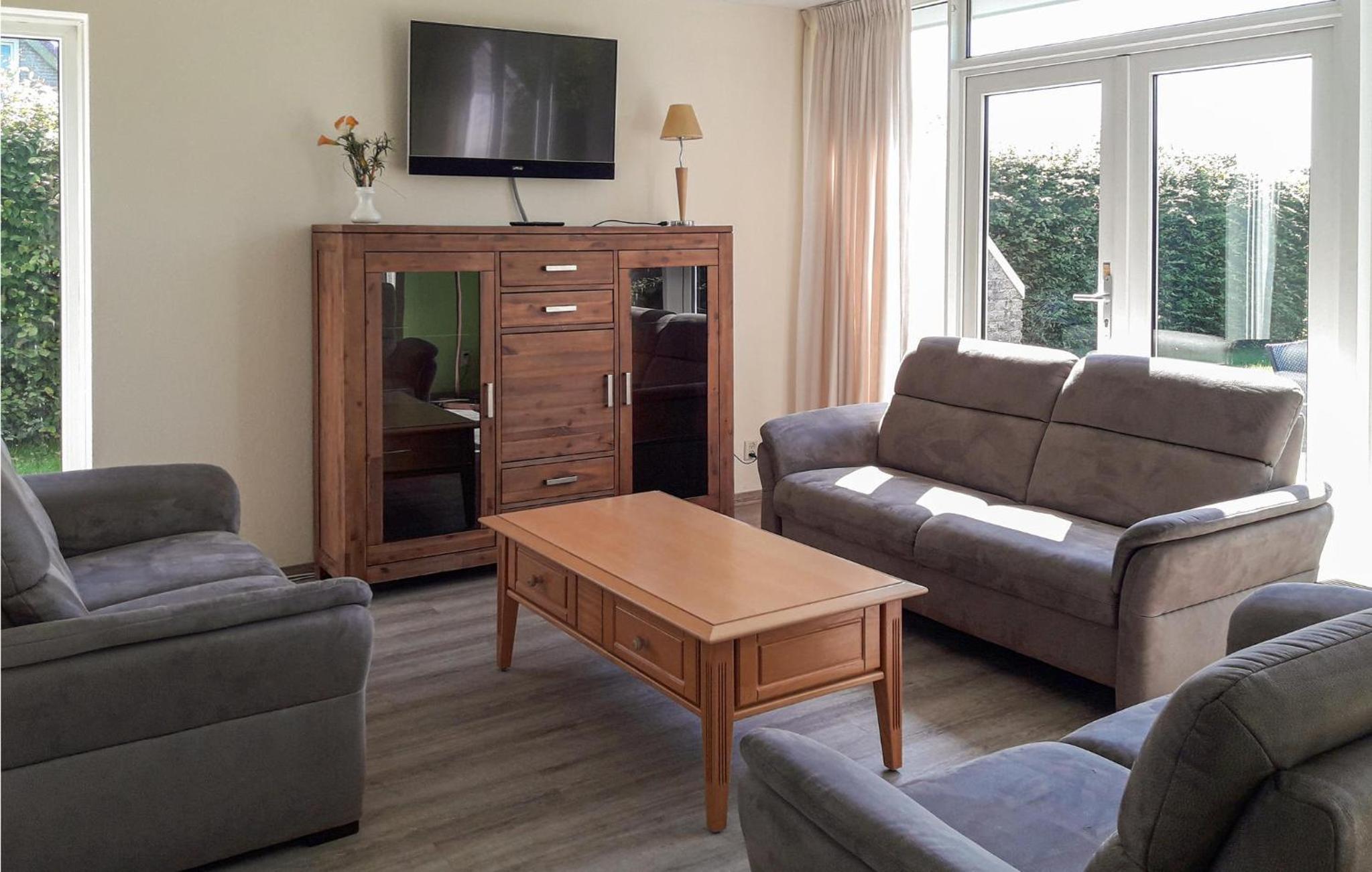 Six-Bedroom Holiday Home photo 1